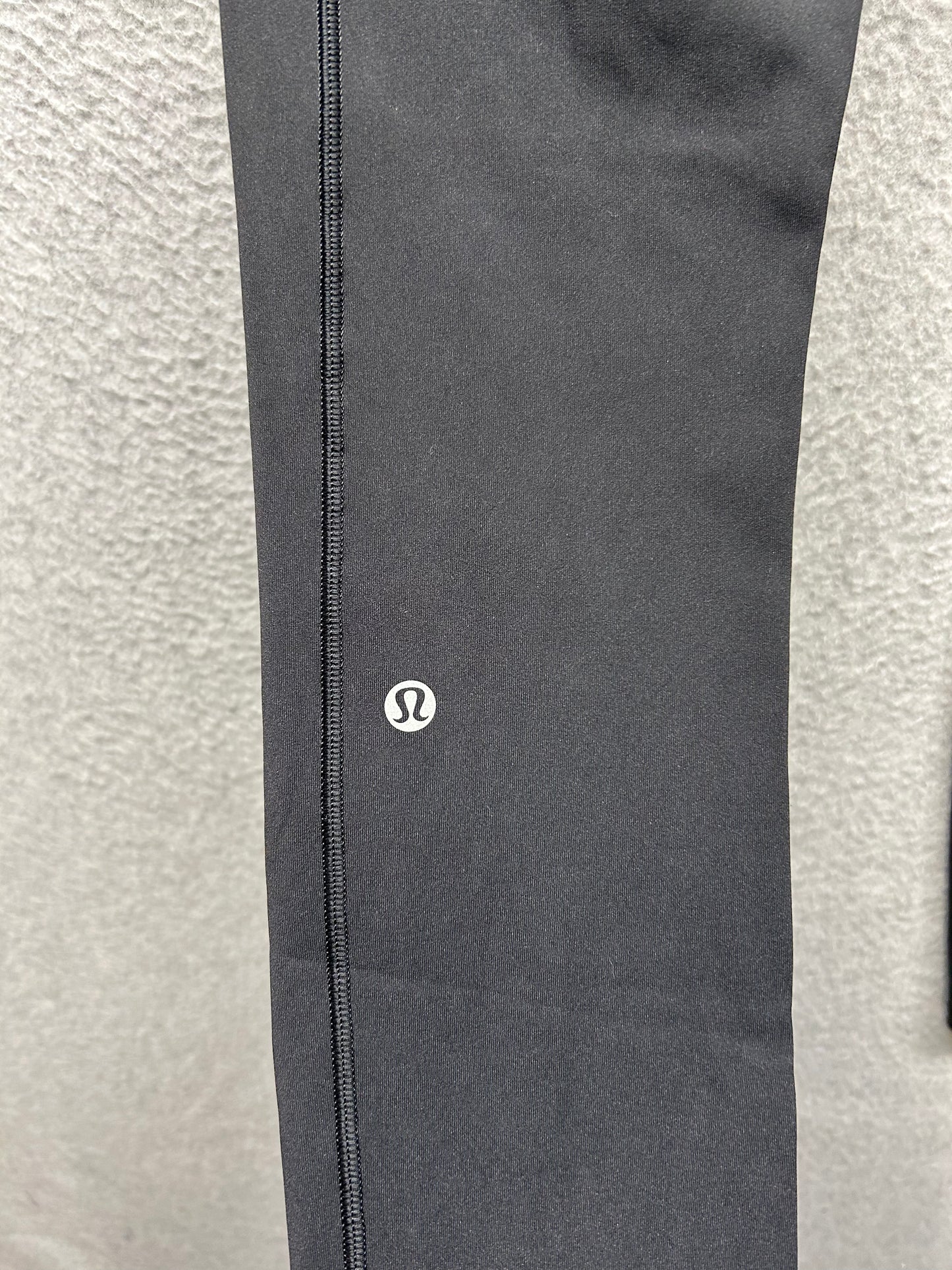Lululemon Speed Up Tight 27.5" Full-On Luxtreme Size 6 Black
