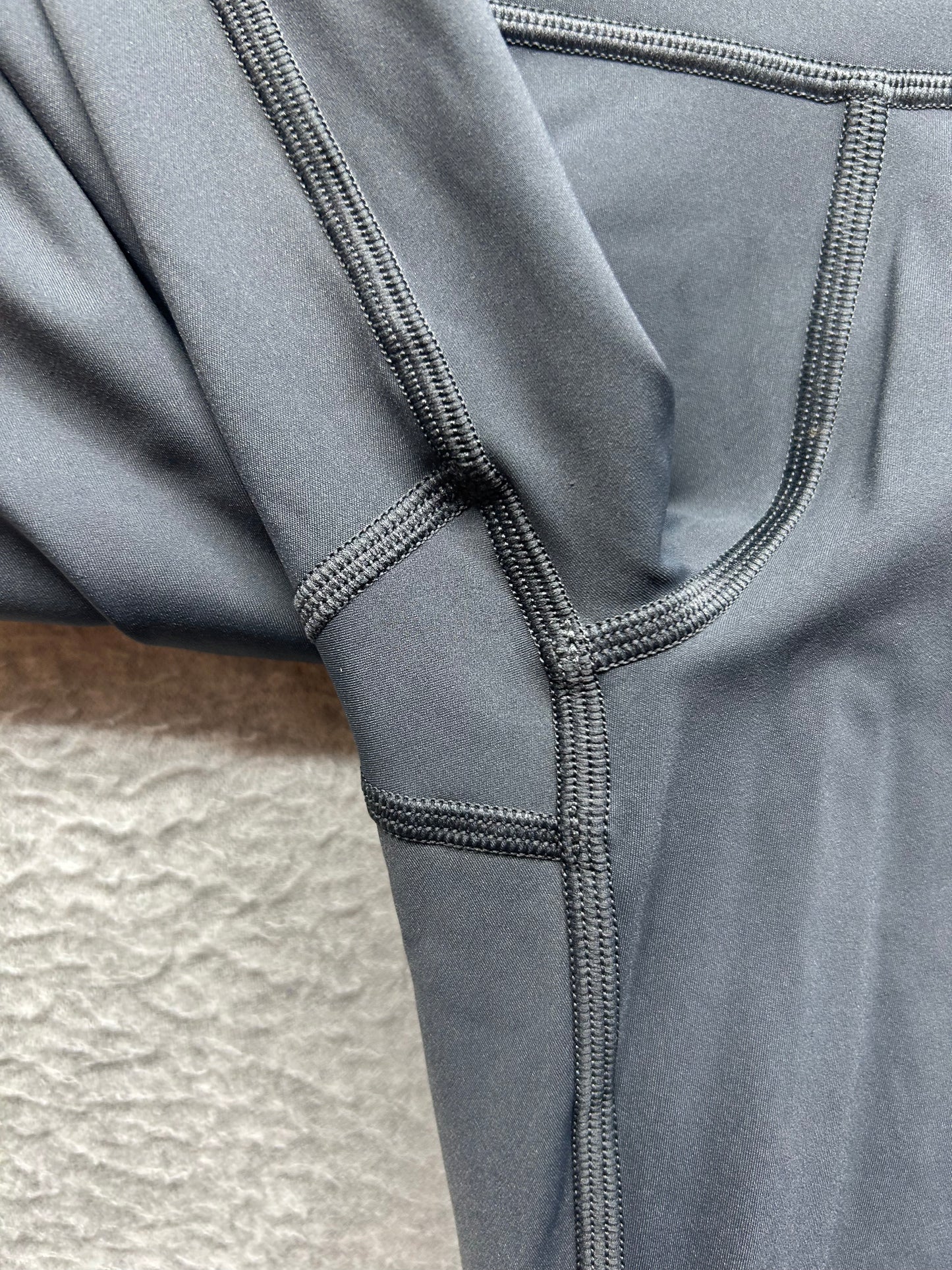 Lululemon Fast & Free Crop II 19" Size 6 Deep Coal