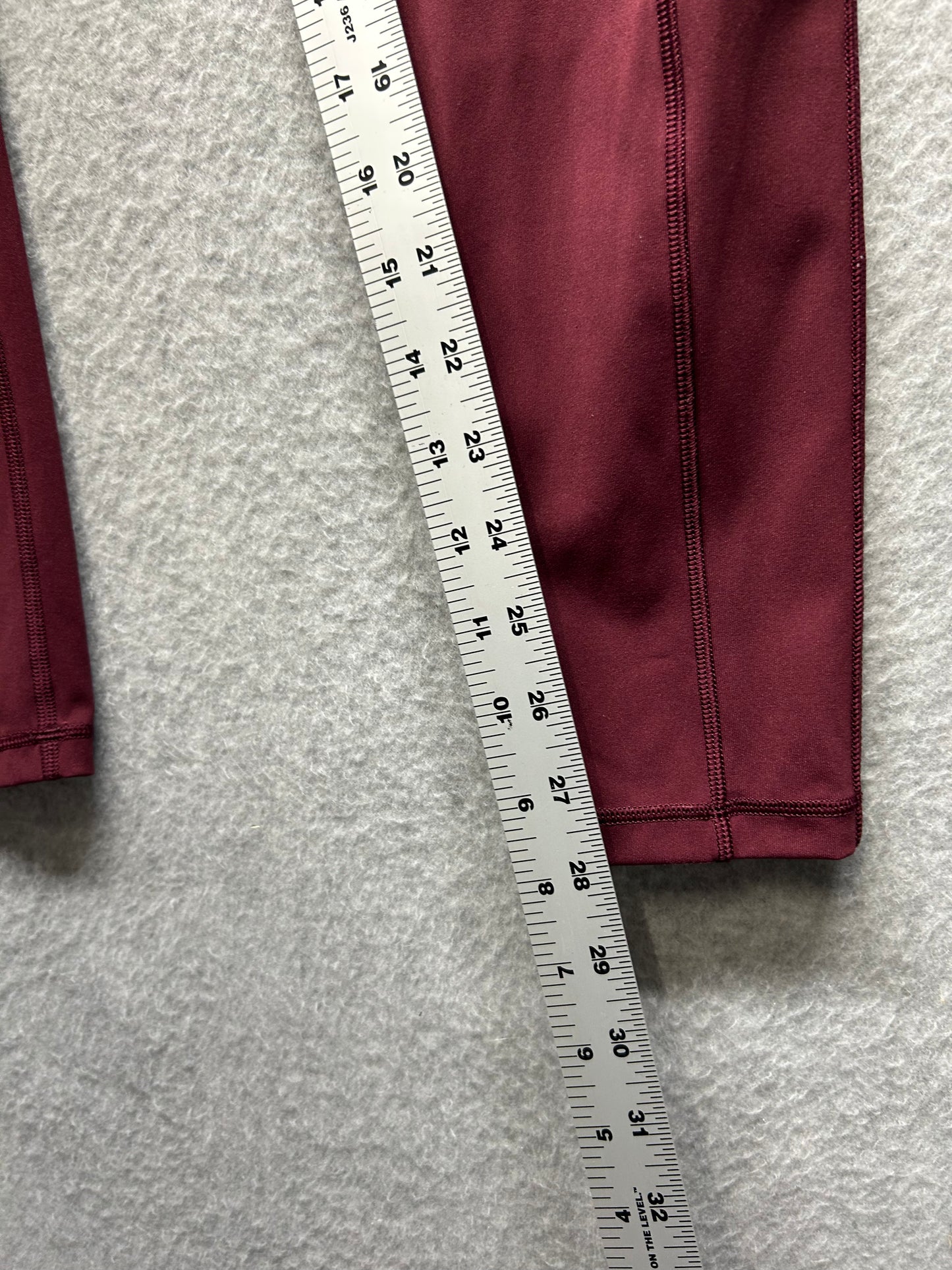 Lululemon Speed Up Tight 28" Size 6 Garnet