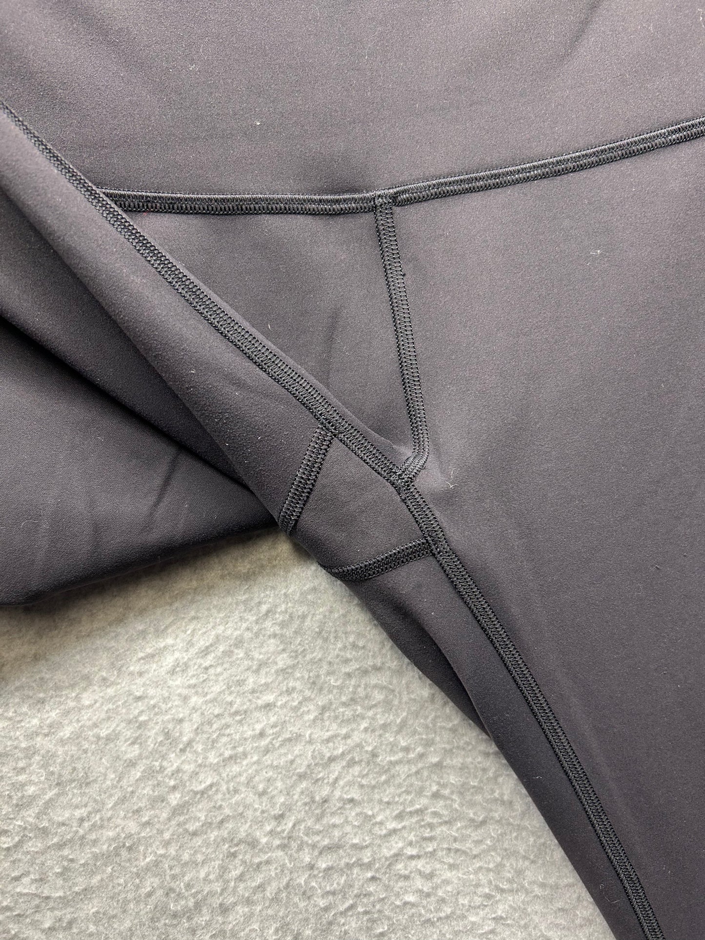 Lululemon Wunder Train High-Rise Tight 25" Size 4 Black