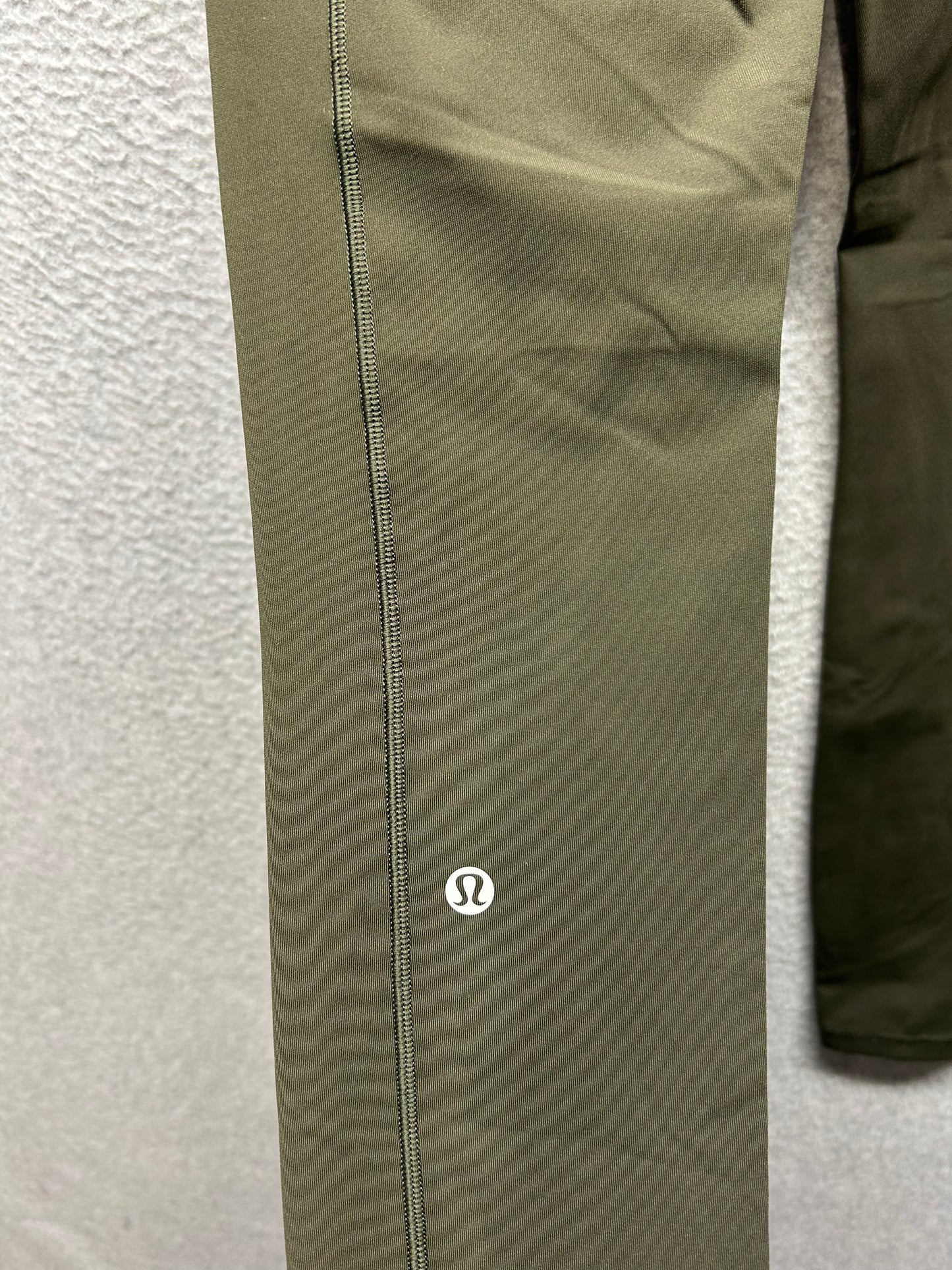 Lululemon Speed Up Tight DWR 27" Size 4 Dark Olive