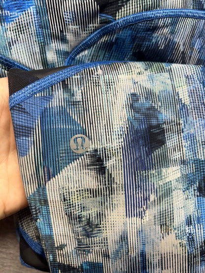 Lululemon On Pace Crop 21" Size 6 Sun Dazed Multi Blue