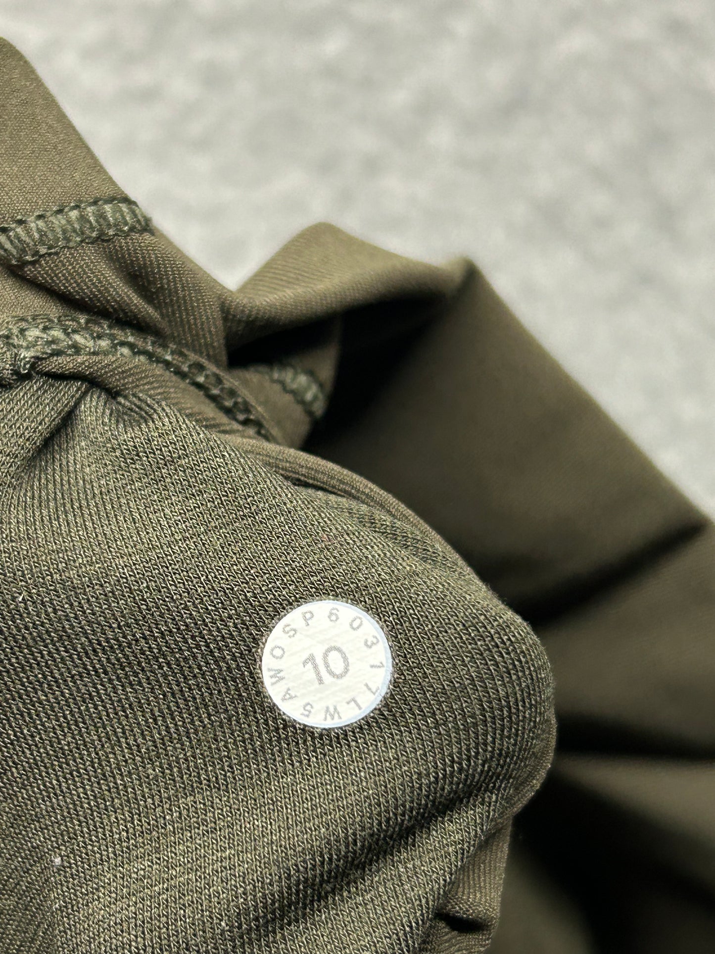Lululemon Wunder Under Hi-Rise 7/8 Tight Full-On Luxtreme 25" Size 10 Dark Olive