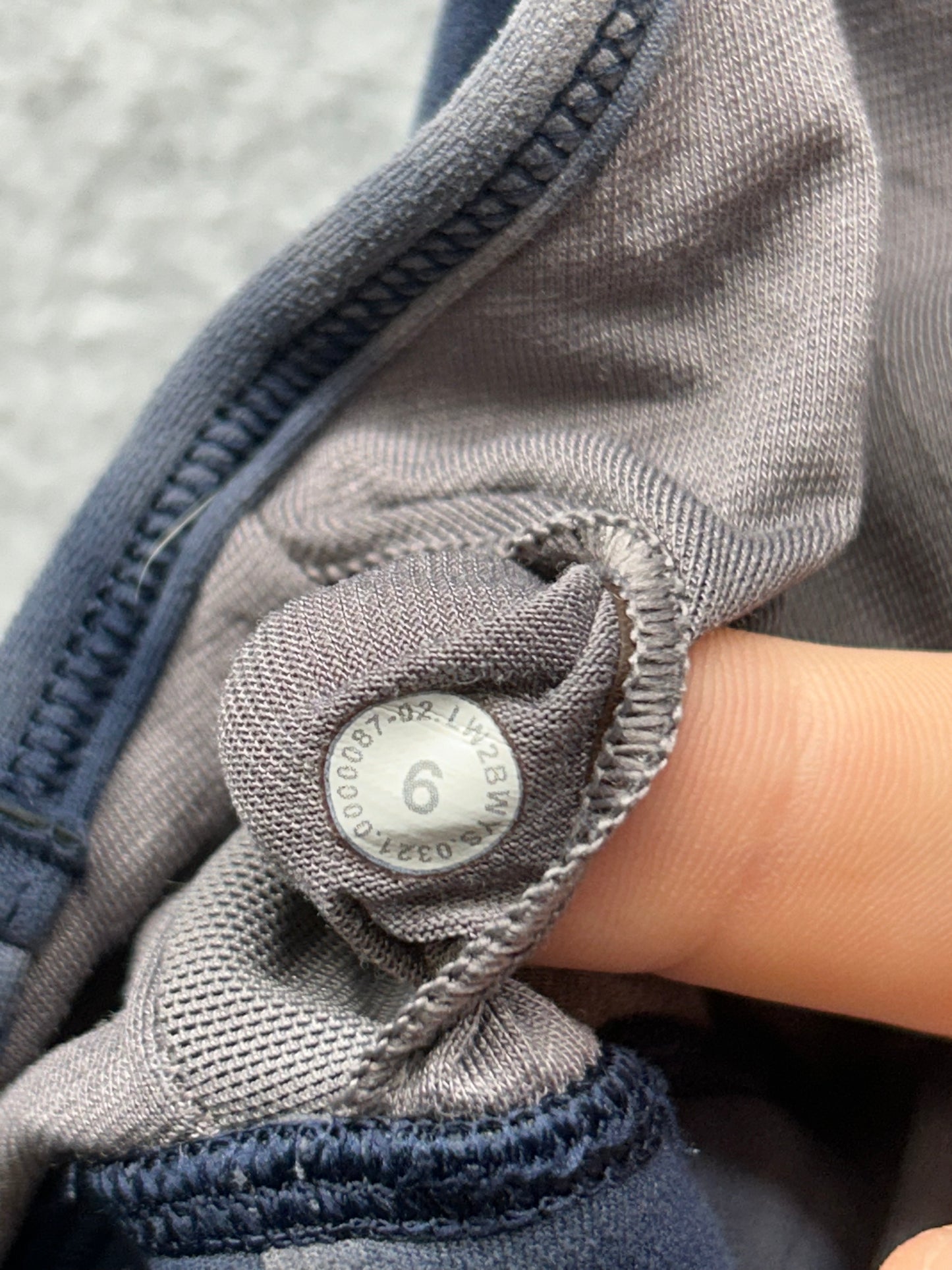Lululemon Flow Y Bra Nulu Size 6 Diamond Dye Lunar Rock True Navy