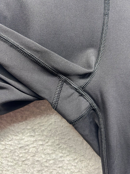 Lululemon Speed Up Crop 21" Size 6 Black