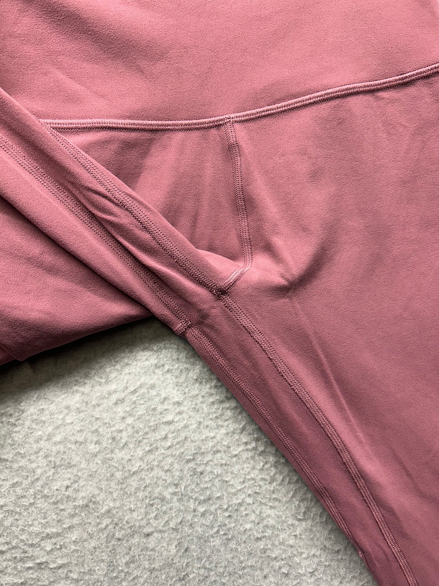 Lululemon Align Pant 28" Size 6 Plumful