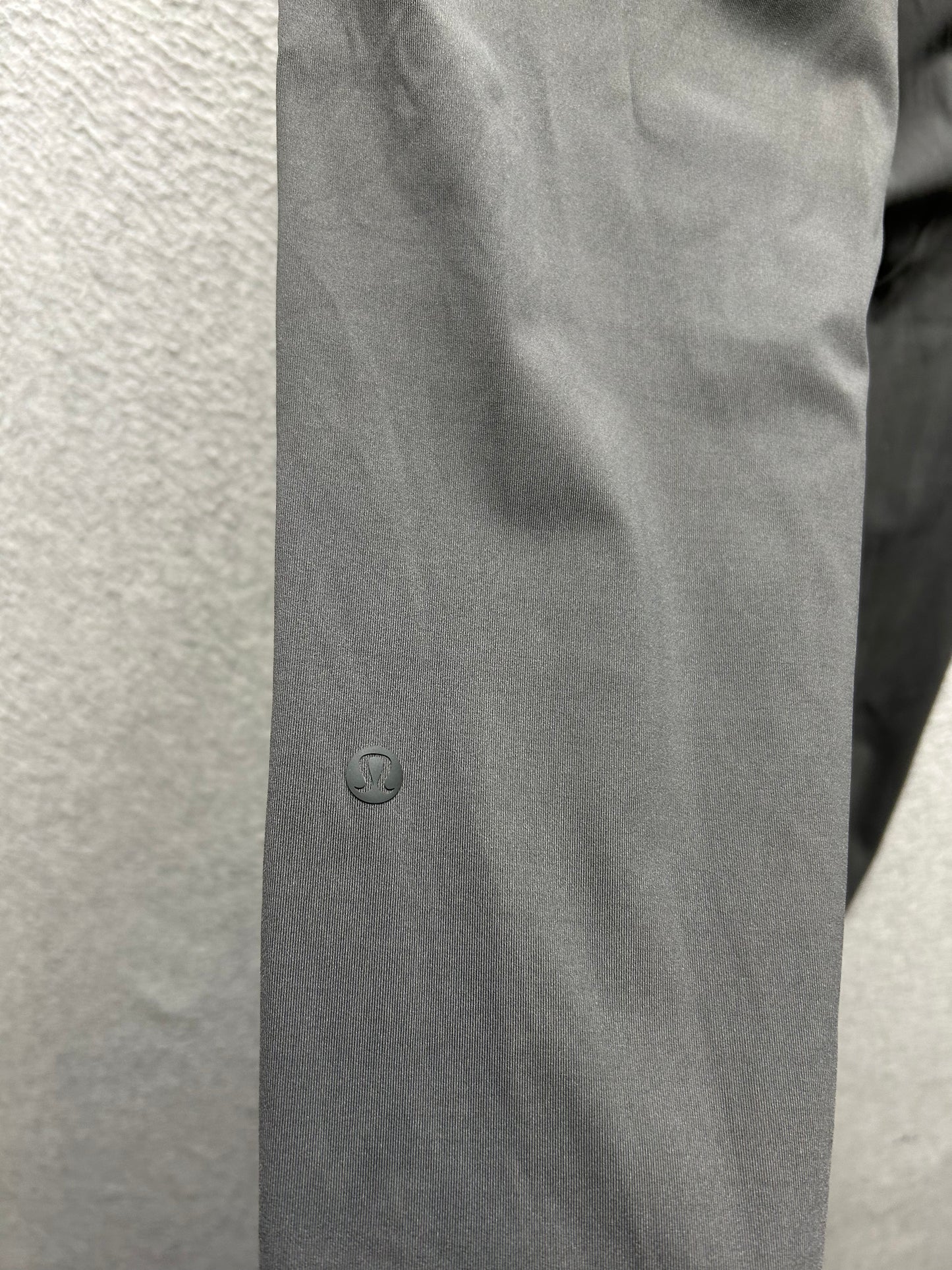 Lululemon On the Fly Jogger 28" Luxtreme Size 4 Graphite Grey