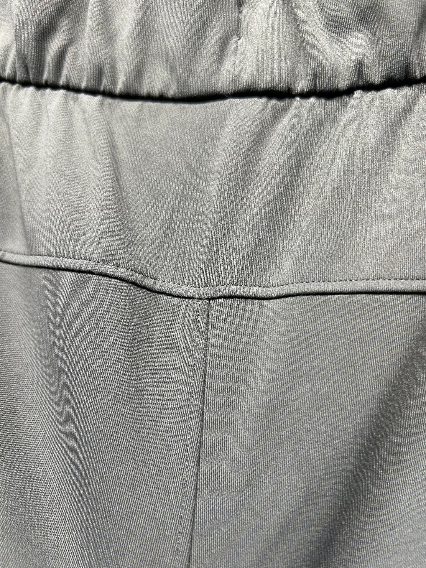 Lululemon On the Fly Jogger 28" Luxtreme Size 4 Graphite Grey