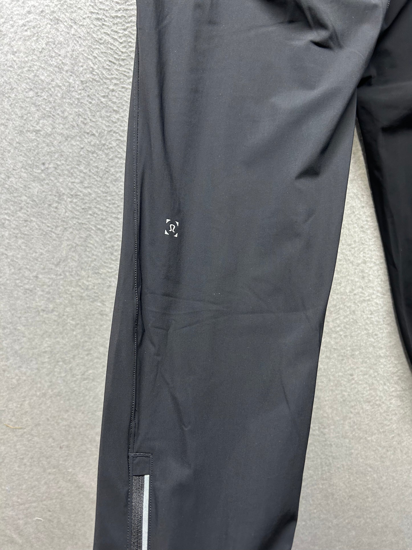 Lululemon Surge Jogger 30" Size Medium Black