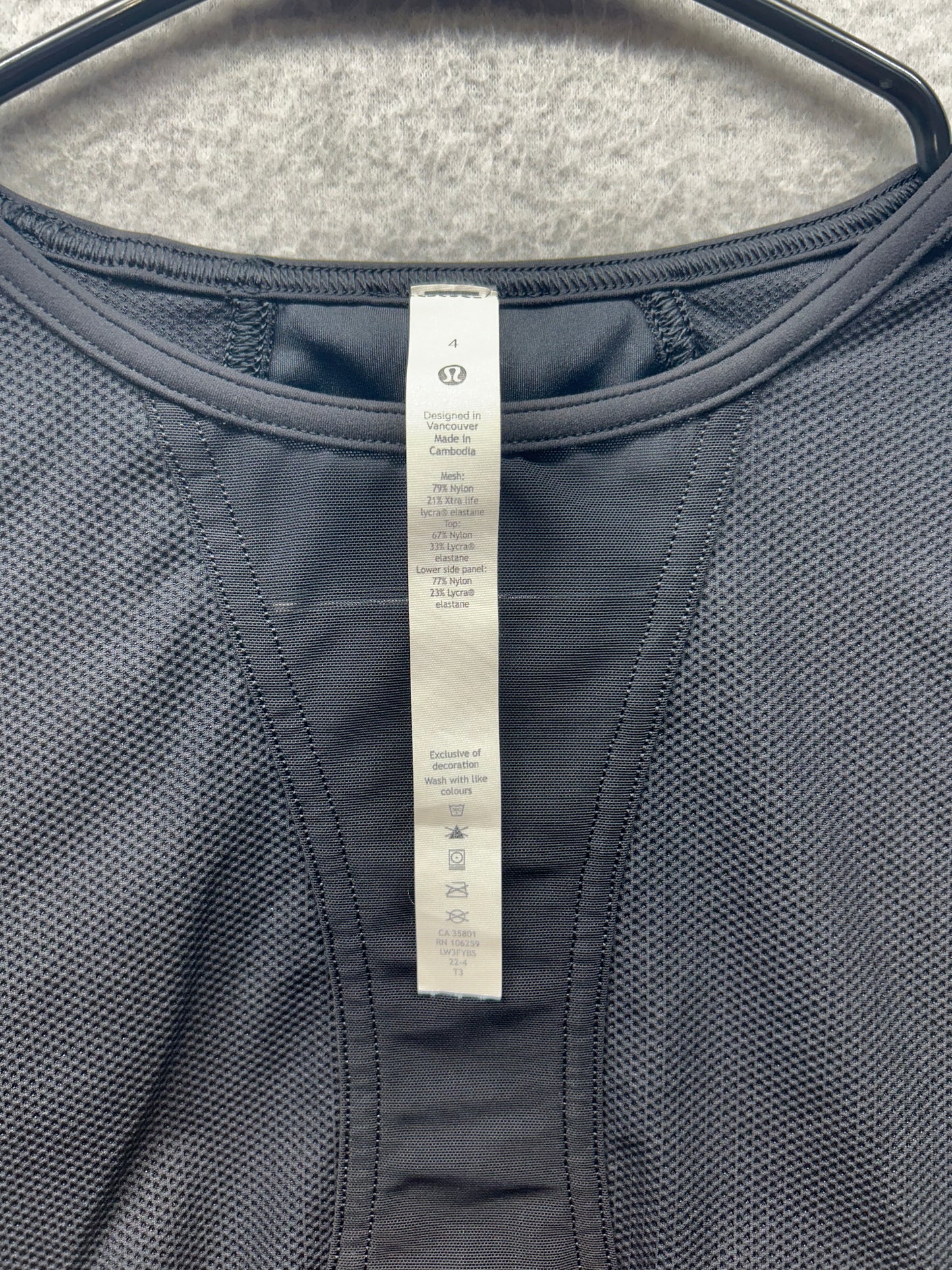 Lululemon Mesh Panelled Training Long Sleeve Shirt Size 4 Black