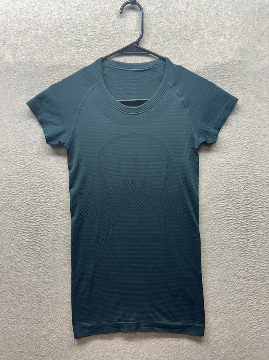 Lululemon Swiftly Tech Short Sleeve Crew Size 4 Submarine