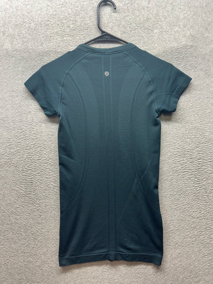 Lululemon Swiftly Tech Short Sleeve Crew Size 4 Submarine