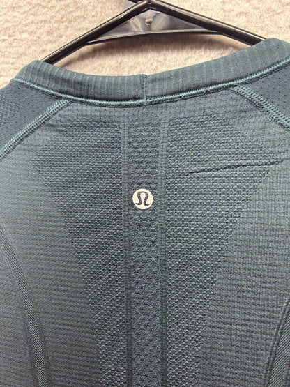 Lululemon Swiftly Tech Short Sleeve Crew Size 4 Submarine