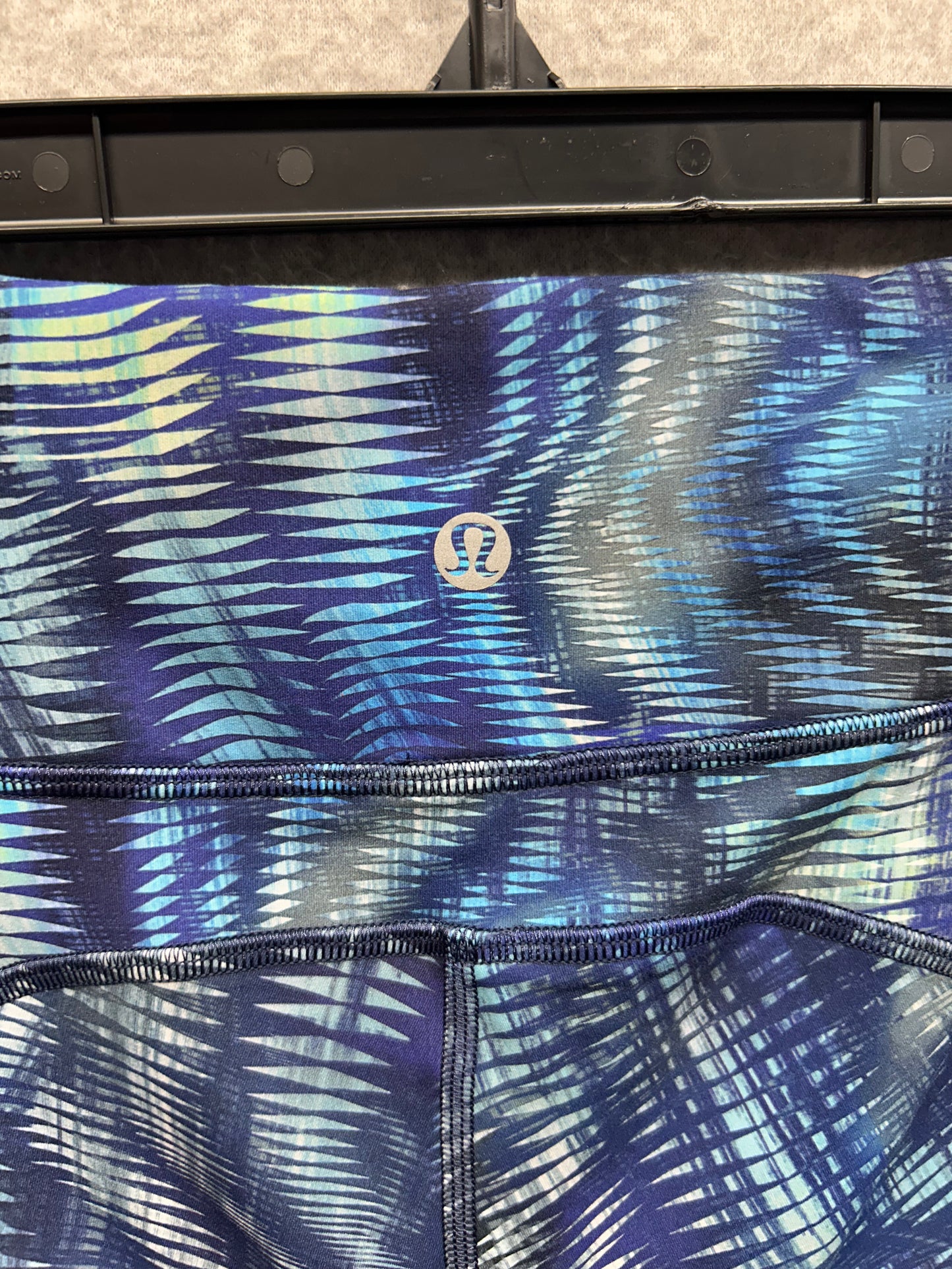 Lululemon Invigorate High-Rise Tight 28" Size 6 Foil Shapeshifter Flux Blue Multi