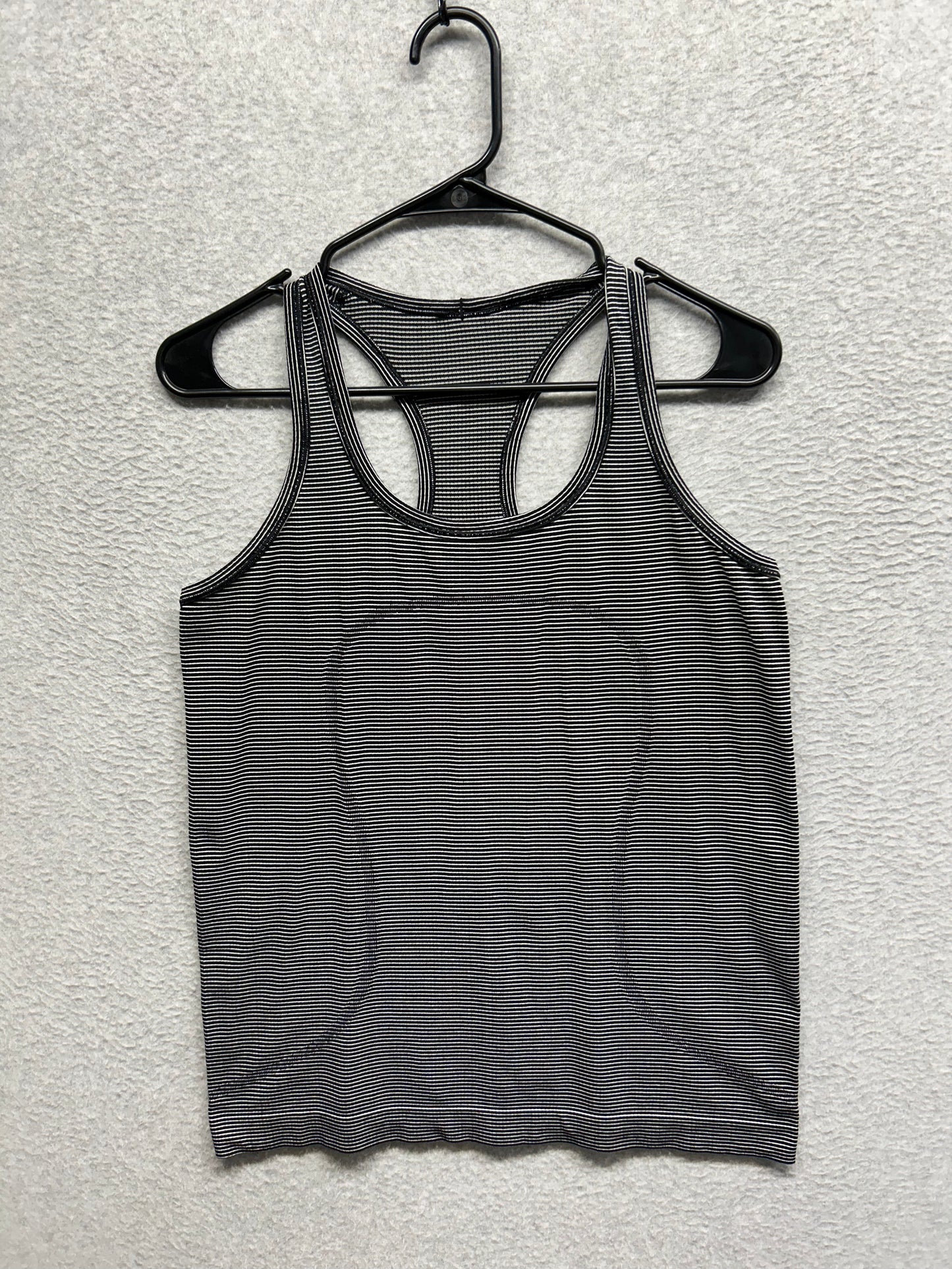 Lululemon Run: Swiftly Tech Racerback Stripe Size 10 Black