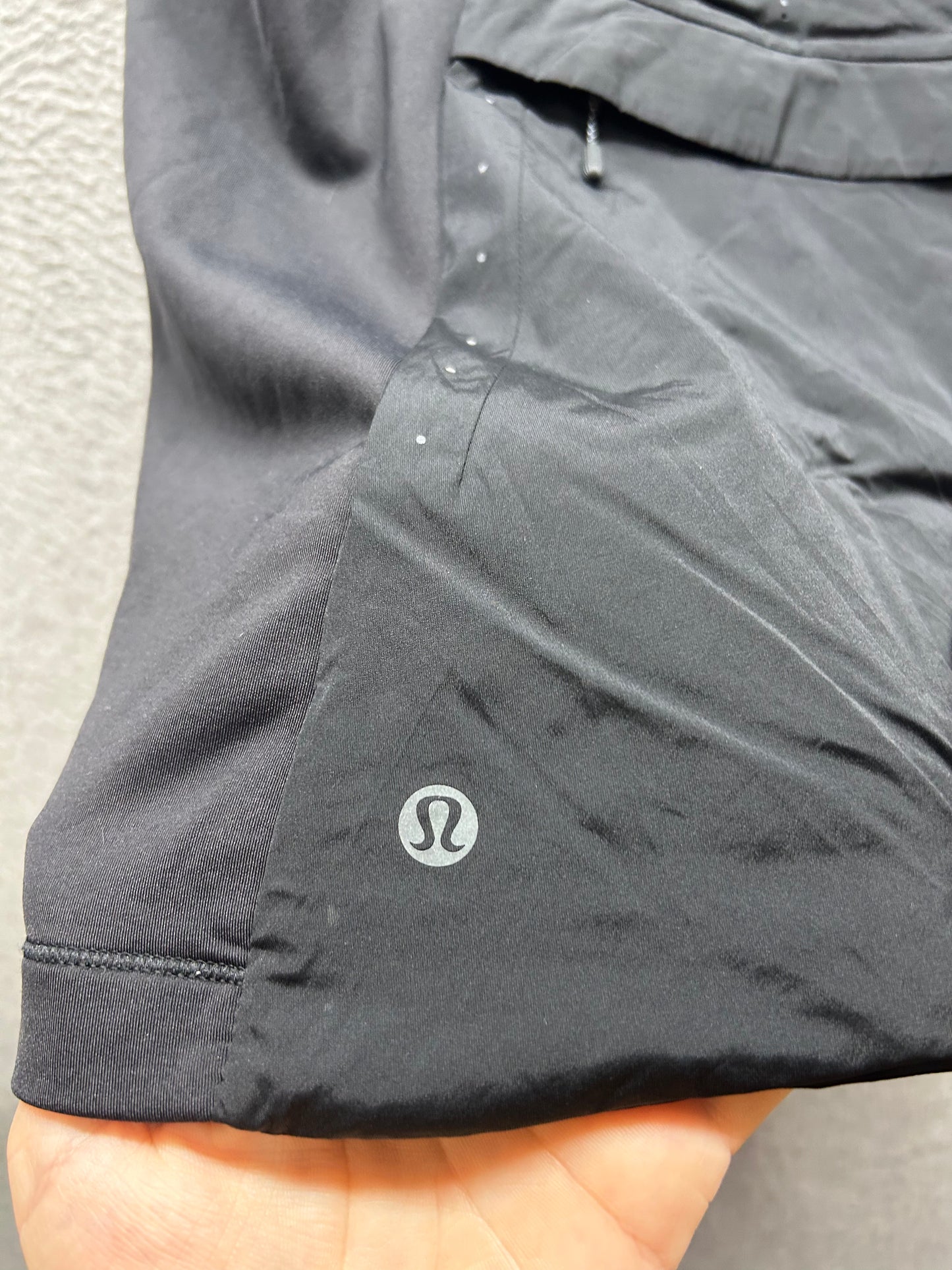 Lululemon Run For Cold Vest Size 6 Black