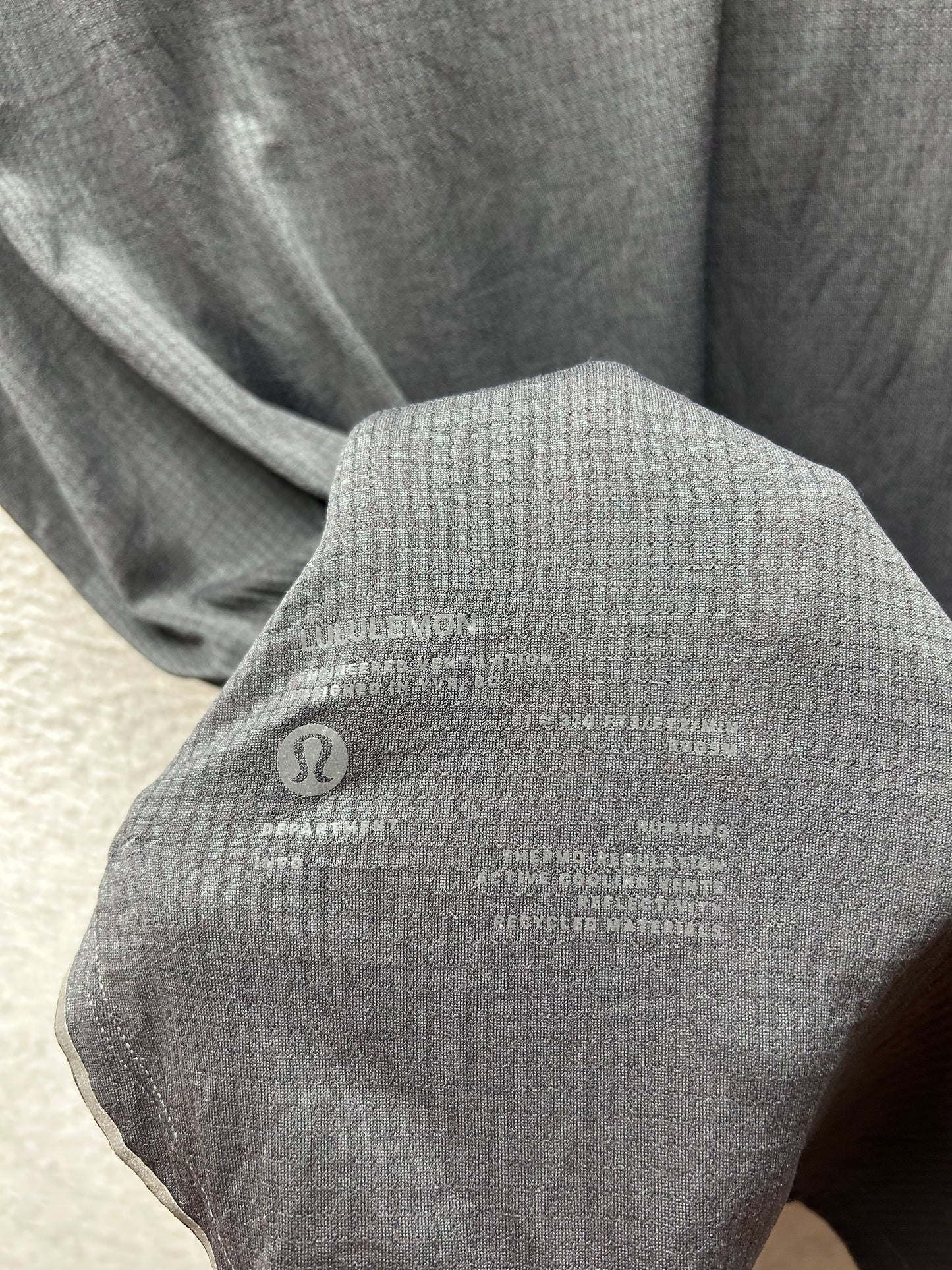 Lululemon Fast and Free Short Sleeve Shirt Mens Size Large Black Granite