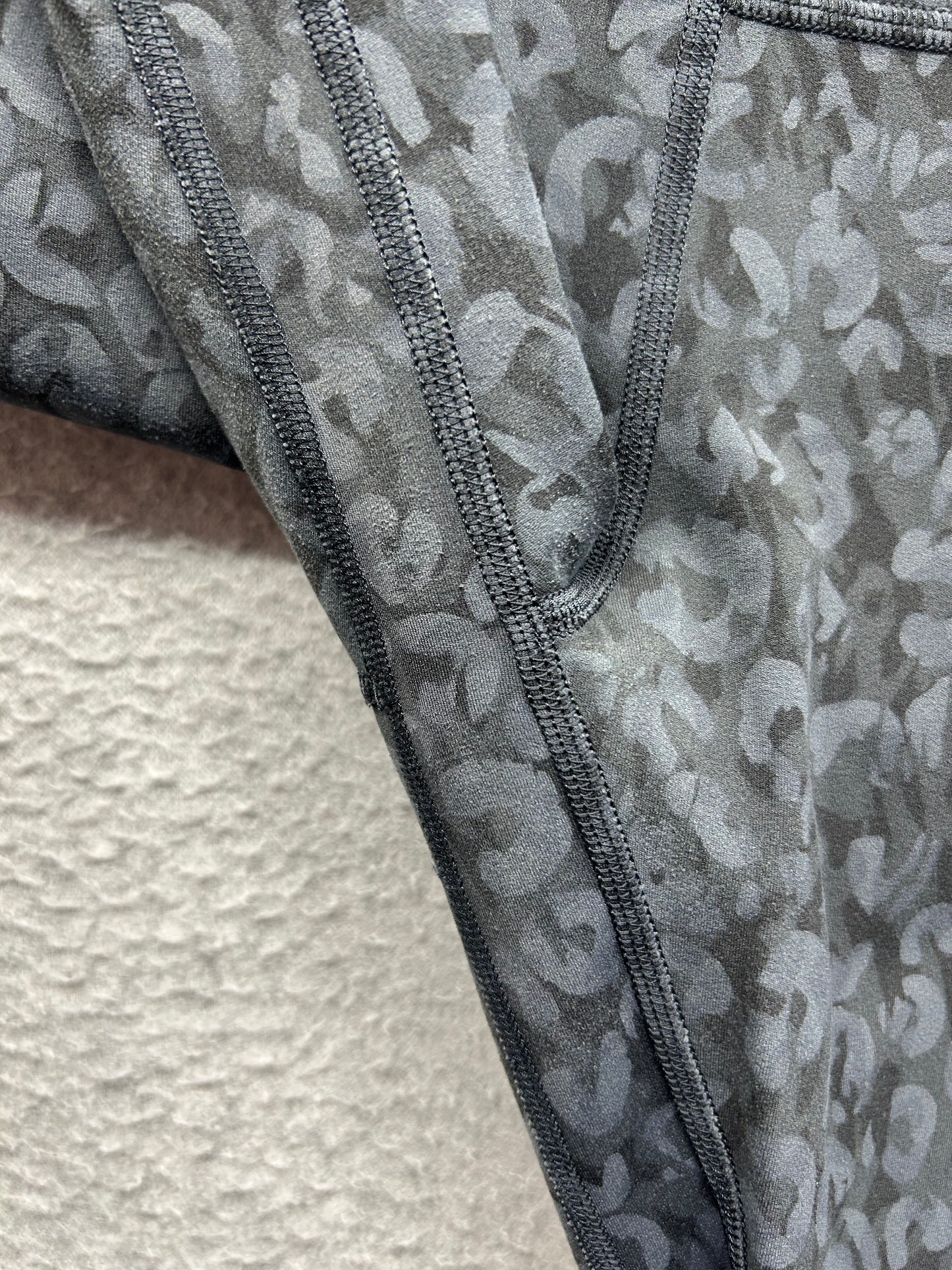 Lululemon Align High-Rise Crop 17" Size 6 Intertwined Camo Deep Coal Multi