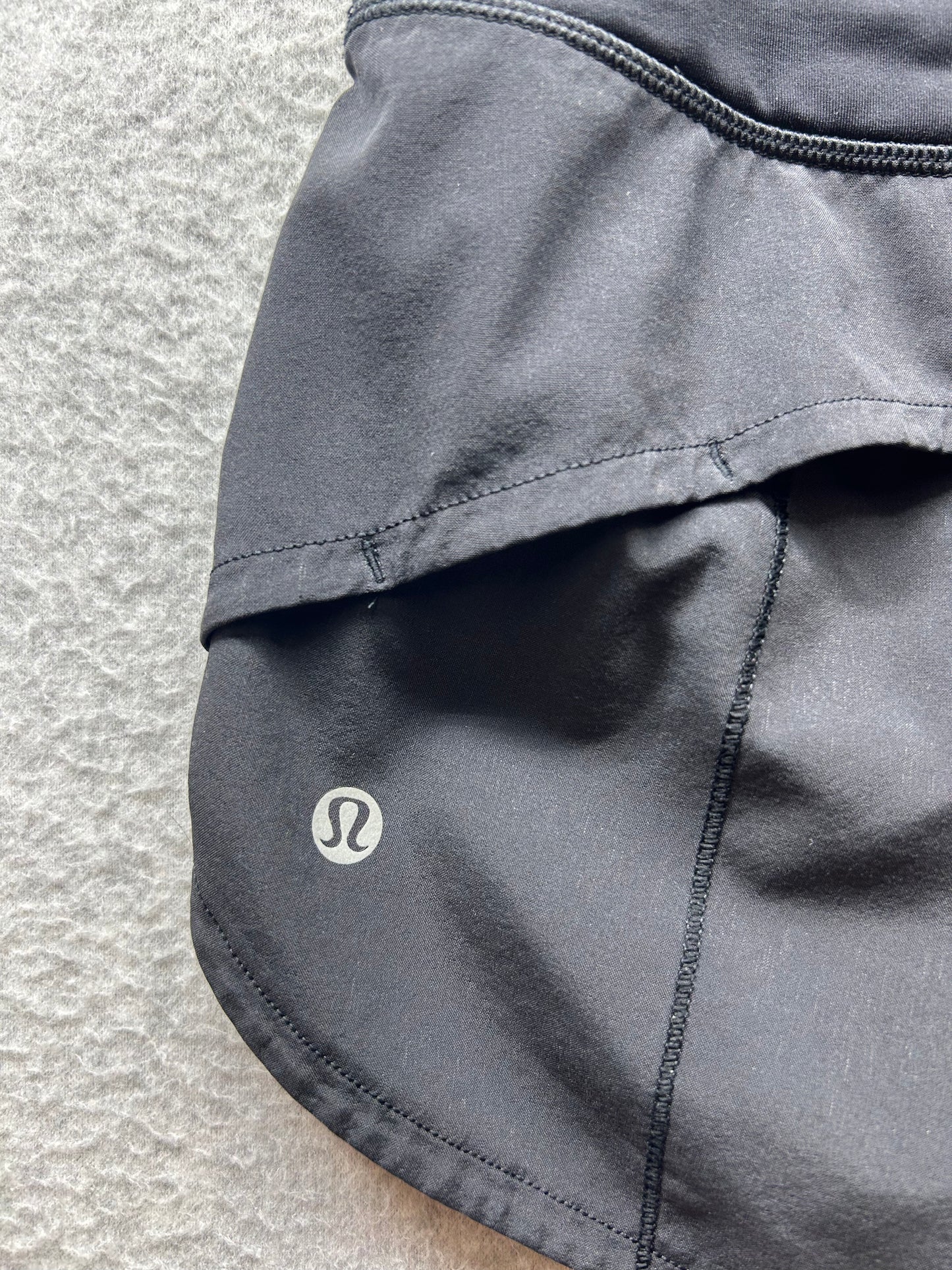 Lululemon Speed Up Short 2.5" Size 4 Black