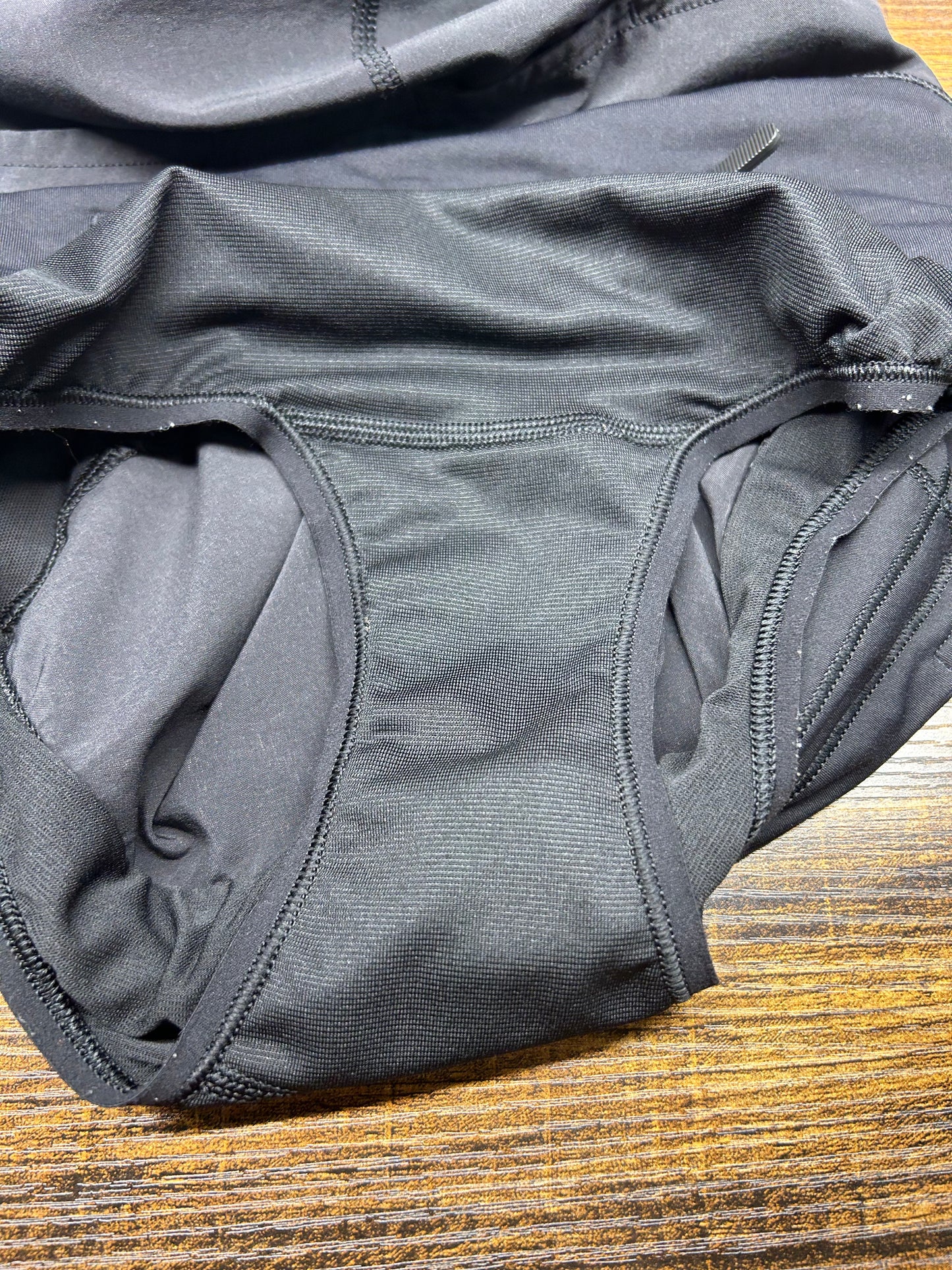 Lululemon Speed Up Short 2.5" Size 4 Black