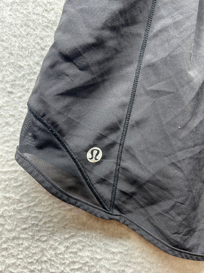 Lululemon Hotty Hot Short II Size 10 Tall 4" Black