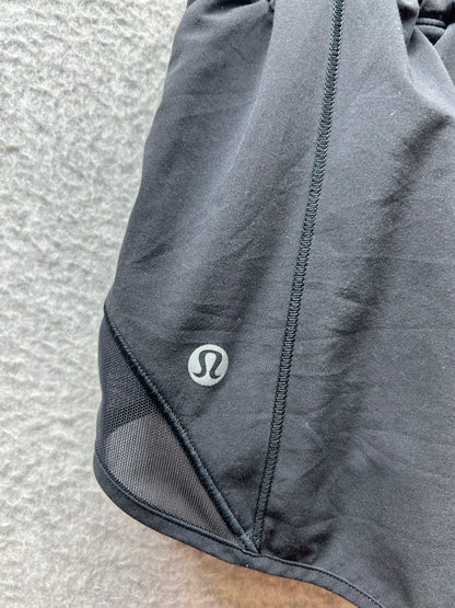 Lululemon Hotty Hot Short II 2.5" Size 4 Black