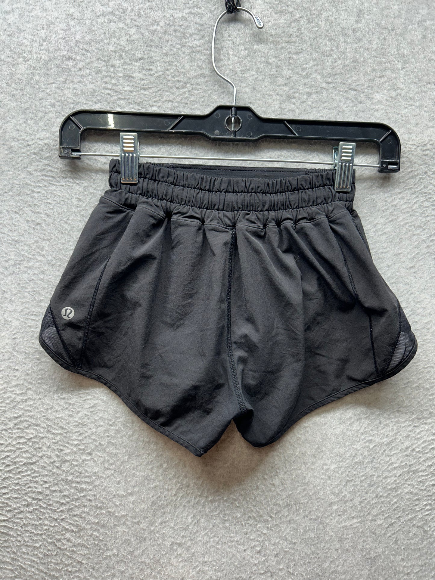 Lululemon Hotty Hot Short II 2.5" Size 0 Black