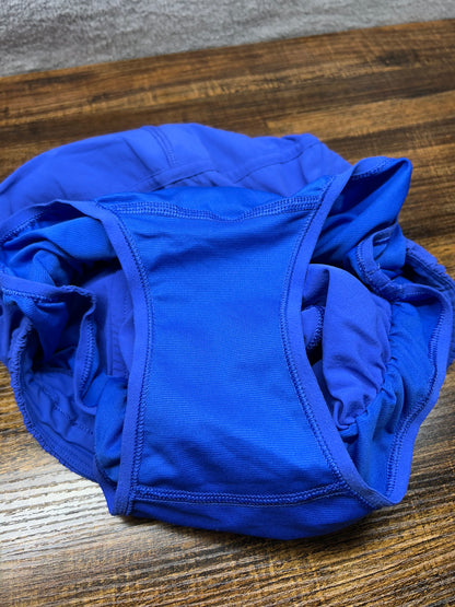 Lululemon Tracker Short V 4" Size 6 Amalfi Blue