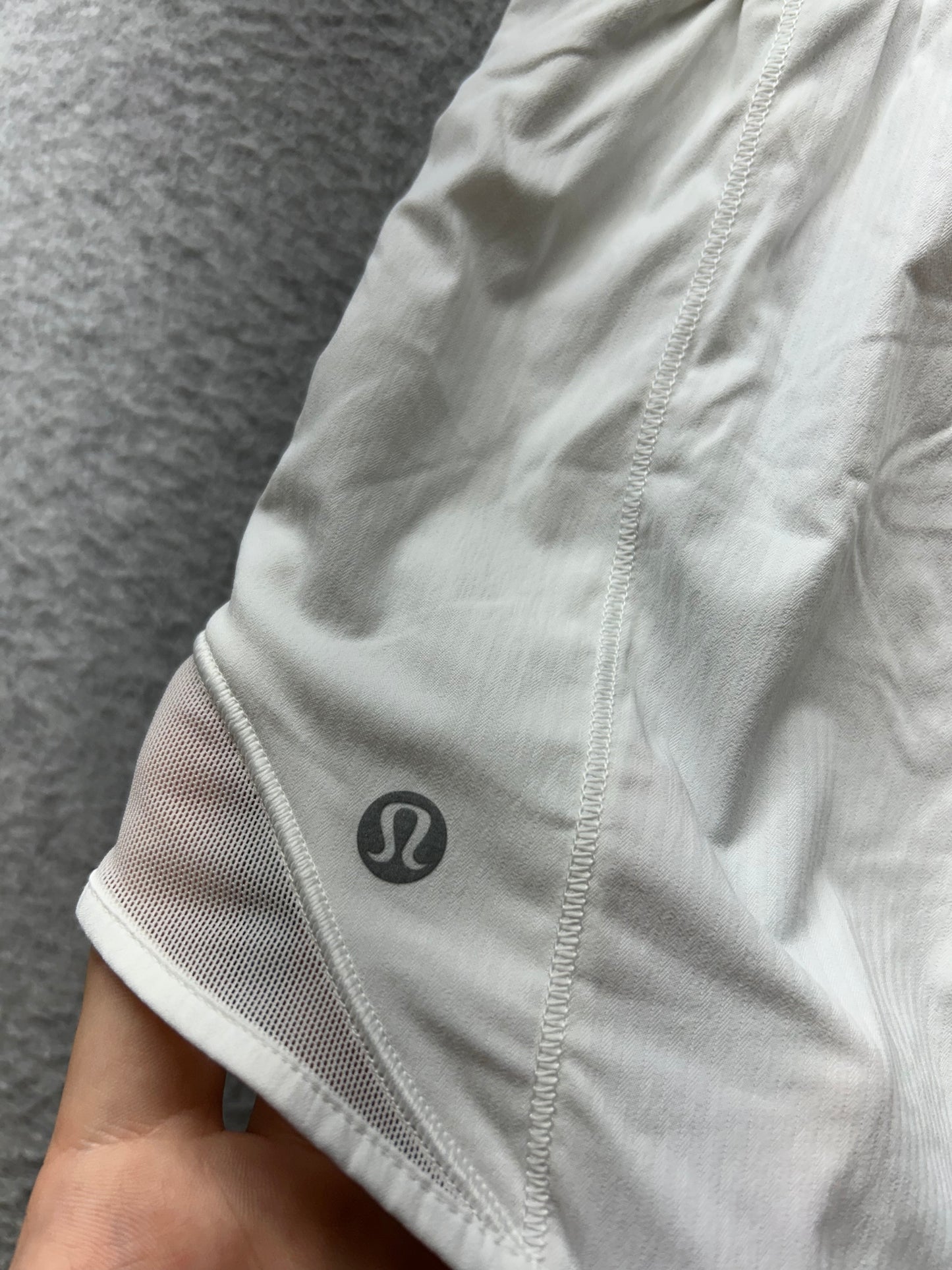 Lululemon Hotty Hot Short II Long 4" Size 4 White