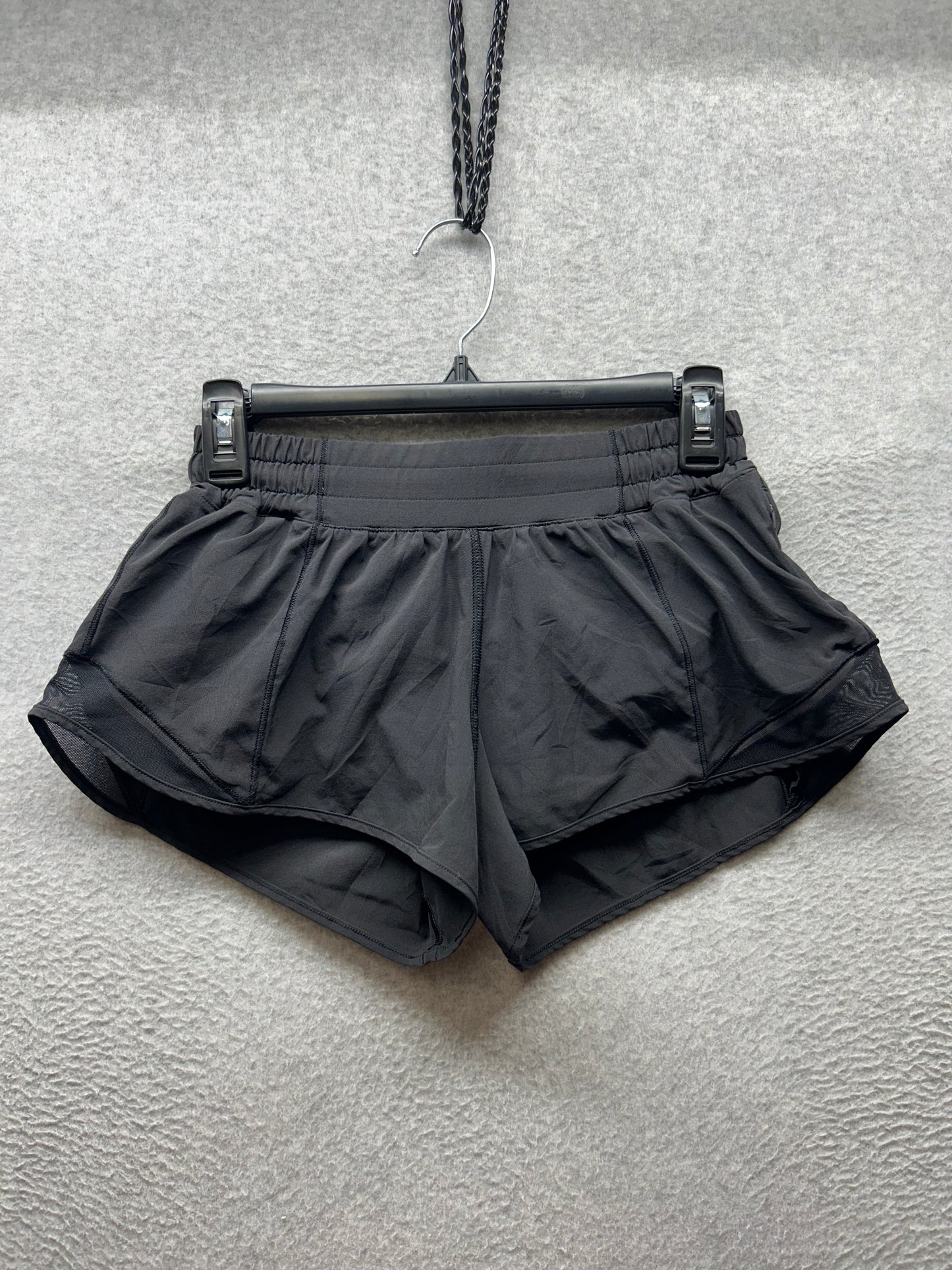 Lululemon Hotty Hot Short II 2.5" Size 6 Black