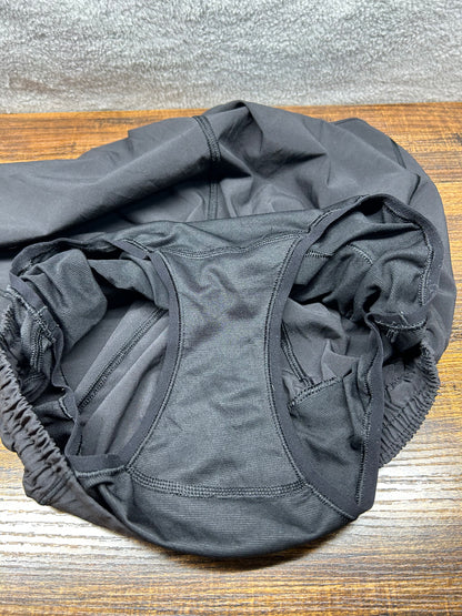 Lululemon Hotty Hot Short II 2.5" Size 6 Black