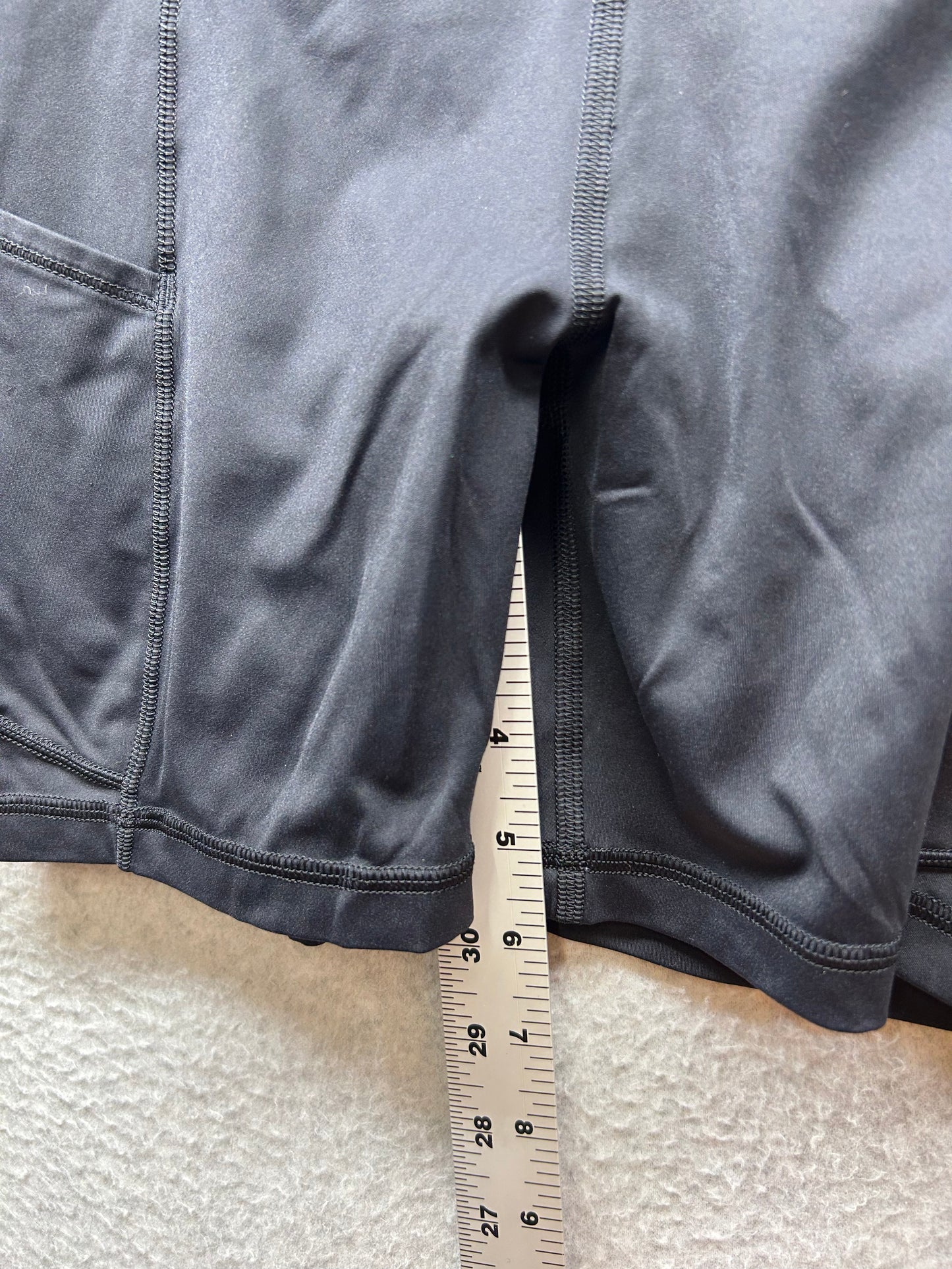 Lululemon Fast And Free Short 6" Size 4 Black