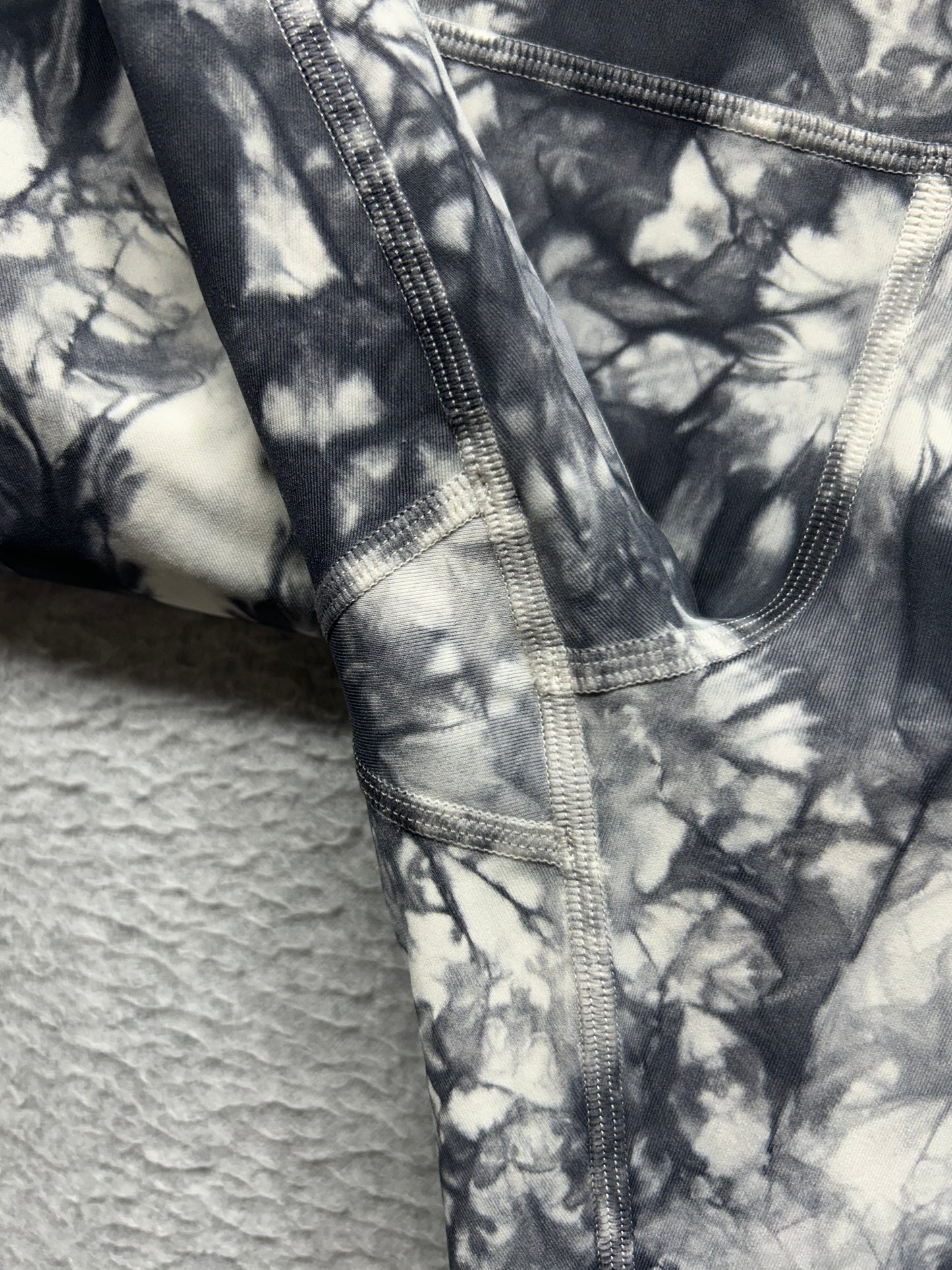 Lululemon Wunder Under Hi-Rise Tight Luxtreme 25" Size 8 Dual Shibori Antique White Cement Grey
