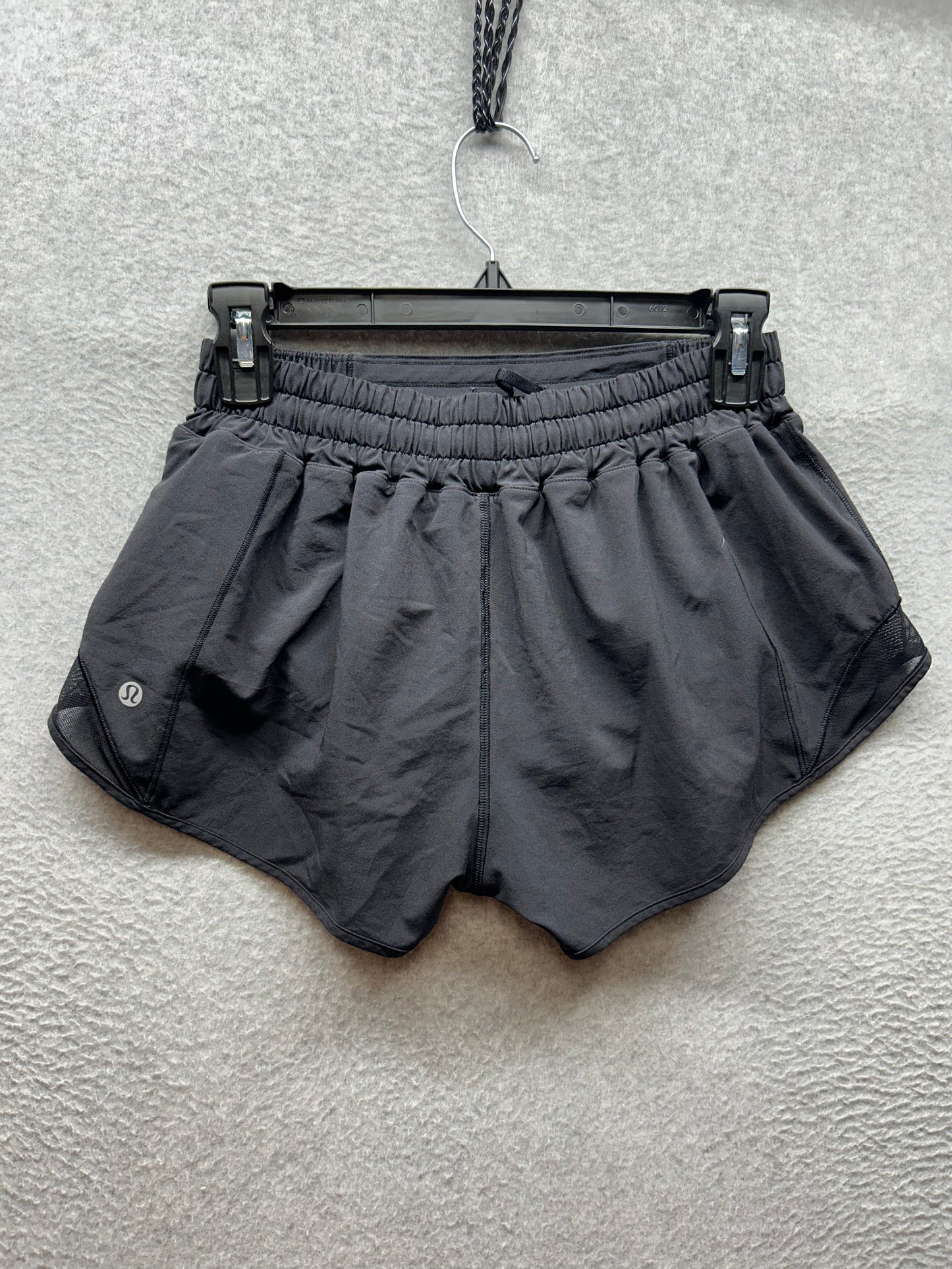 Lululemon Hotty Hot Short II 2.5" Size 6 Black