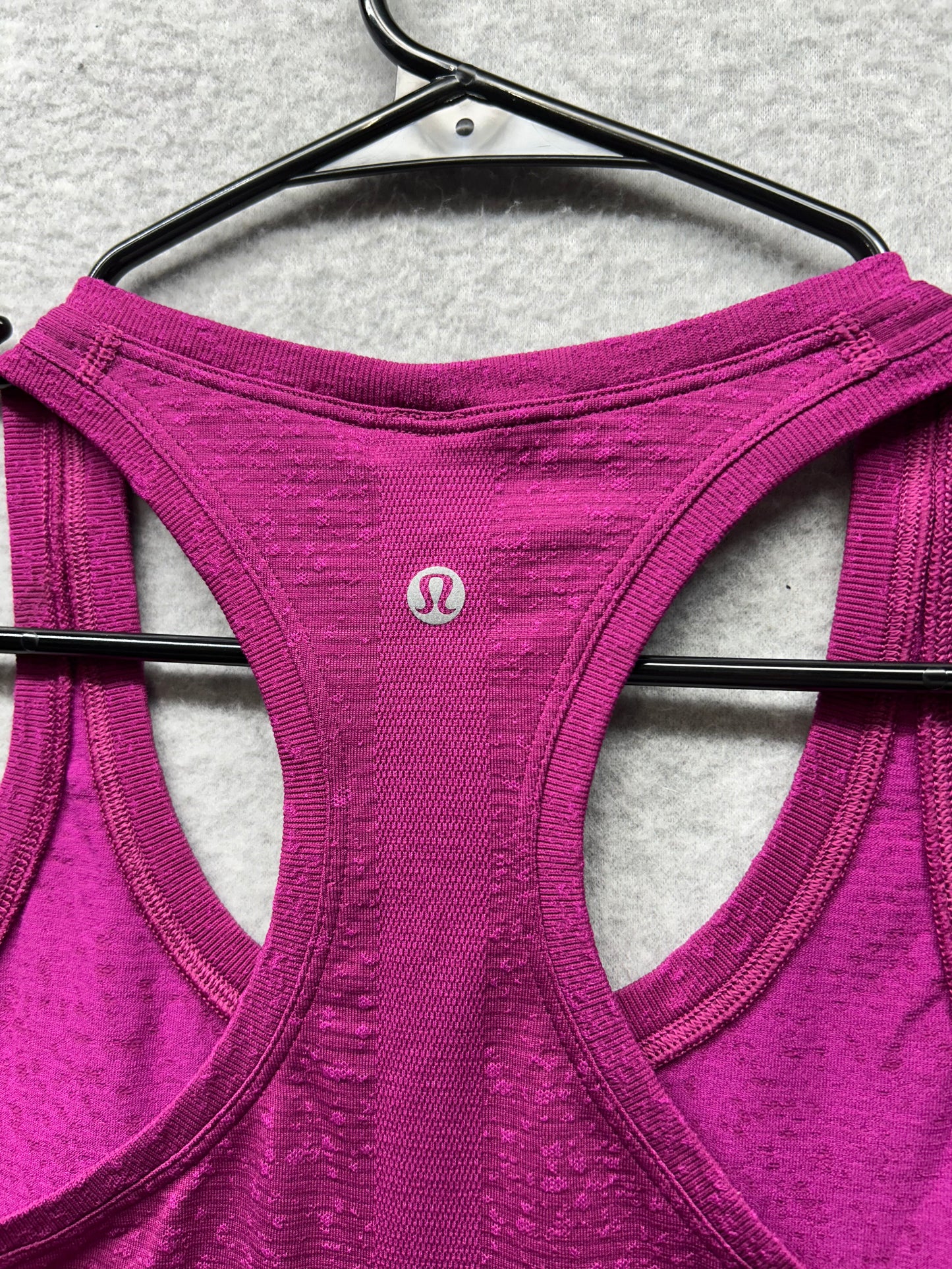 Lululemon Swiftly Tech Racerback Tank Top 2.0 Race Length Size 2 Distorted Noise Neon Magenta Purple