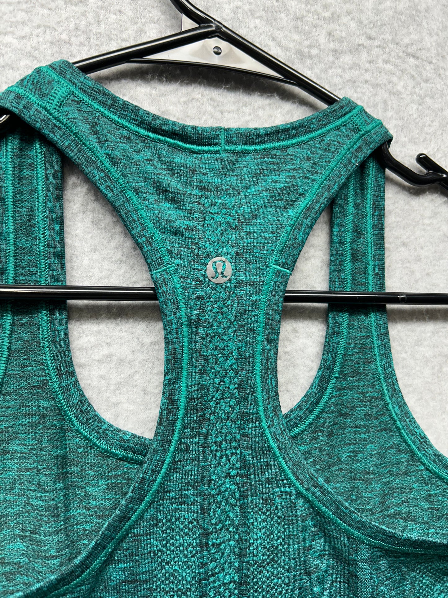 Lululemon Swiftly Tech Racerback Size 4 Viridian Green / Black