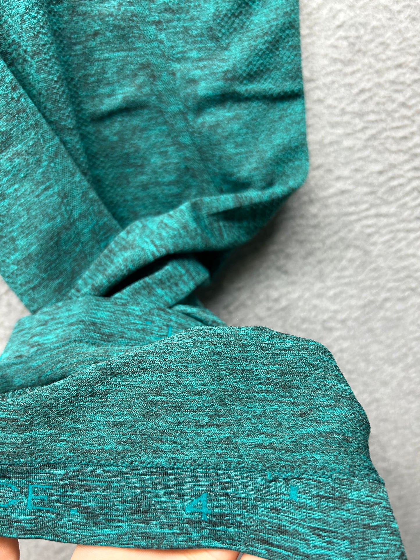 Lululemon Swiftly Tech Racerback Size 4 Viridian Green / Black