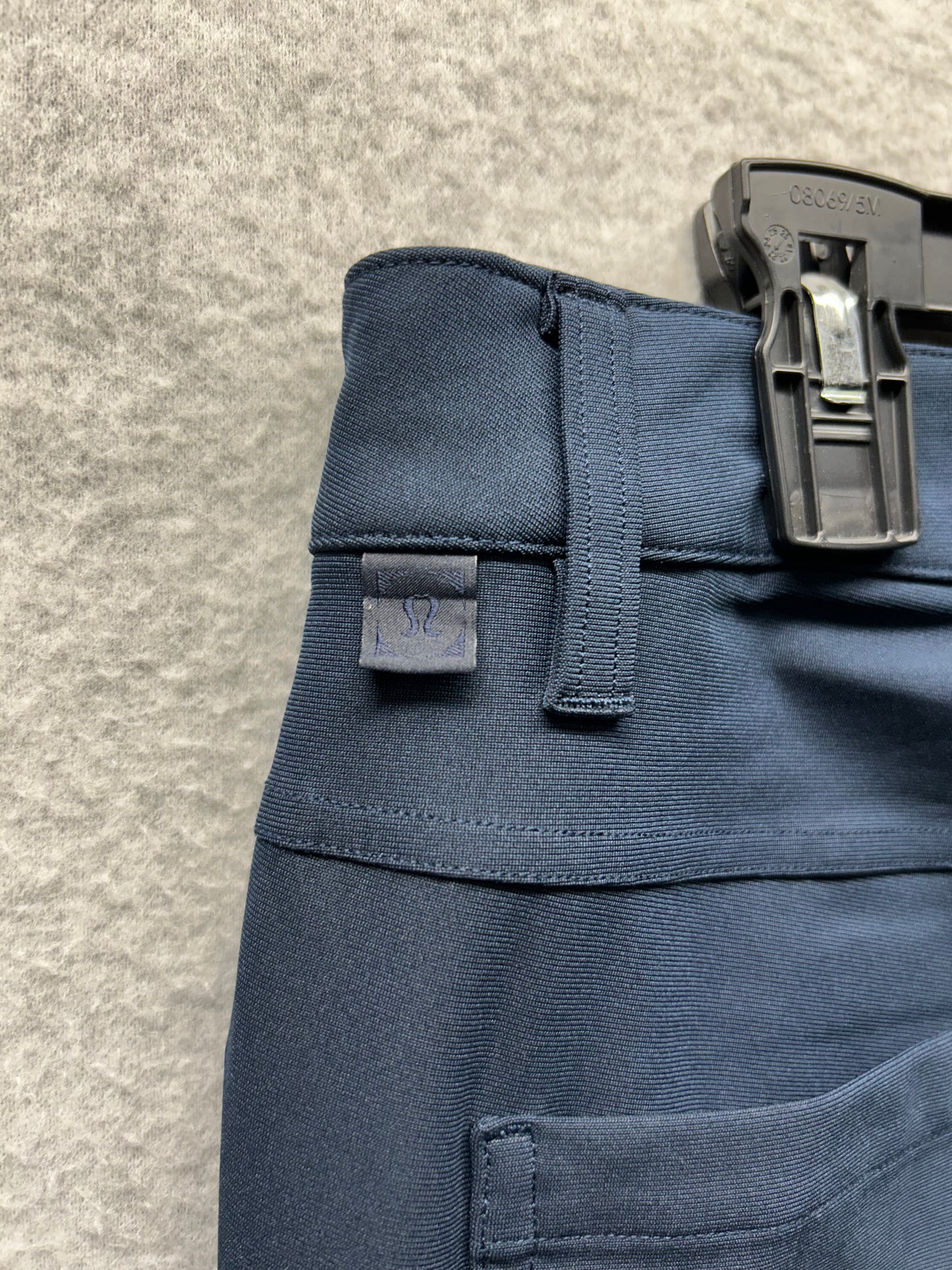 Lululemon ABC Slim Warpstreme Mens Size 33x28 True Navy