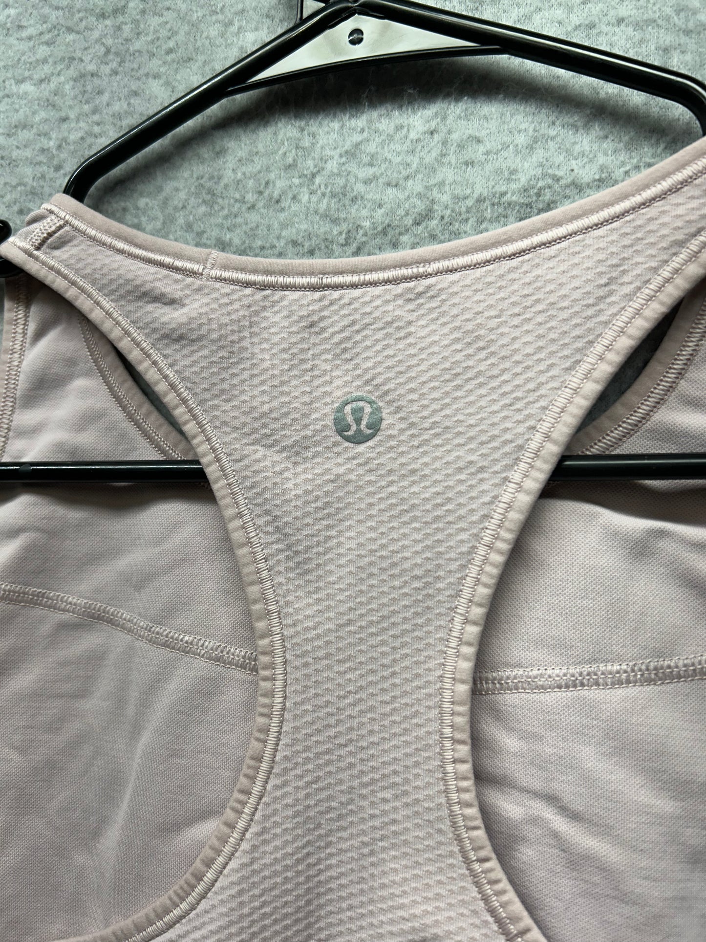 Lululemon Ebb to Train Bra Medium Support, C/D Cup Size 12 Porcelain Pink