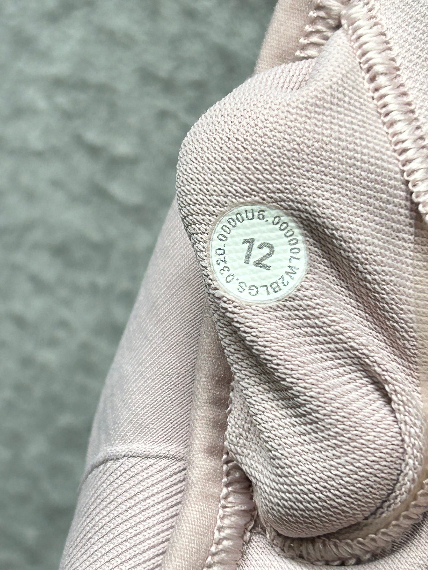 Lululemon Ebb to Train Bra Medium Support, C/D Cup Size 12 Porcelain Pink