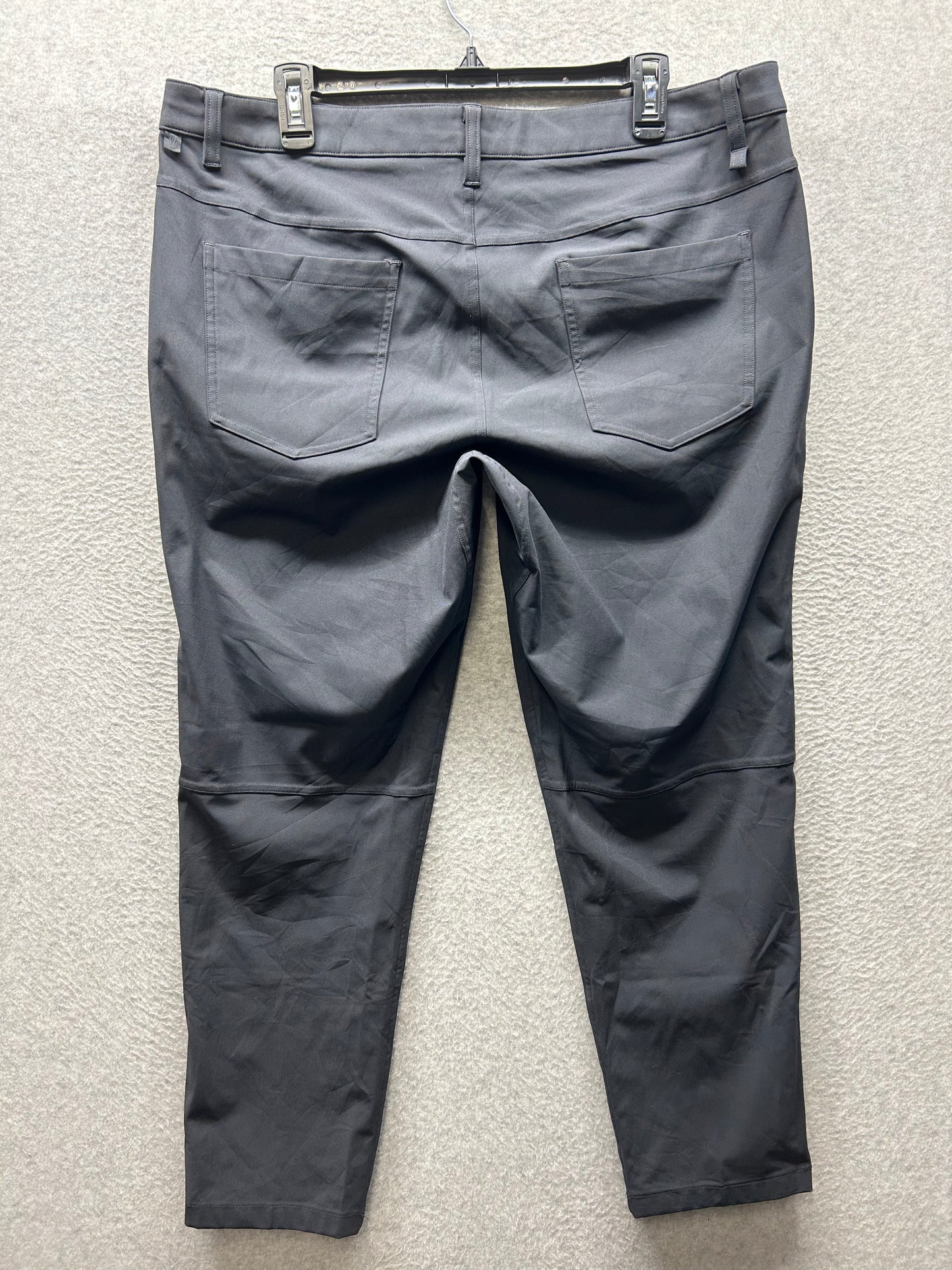 Lululemon ABC Slim Warpstreme Mens Size 36x28.5 Obsidian