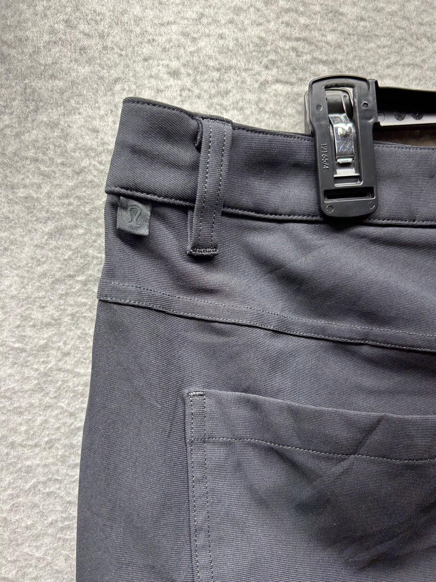 Lululemon ABC Slim Warpstreme Mens Size 36x28.5 Obsidian