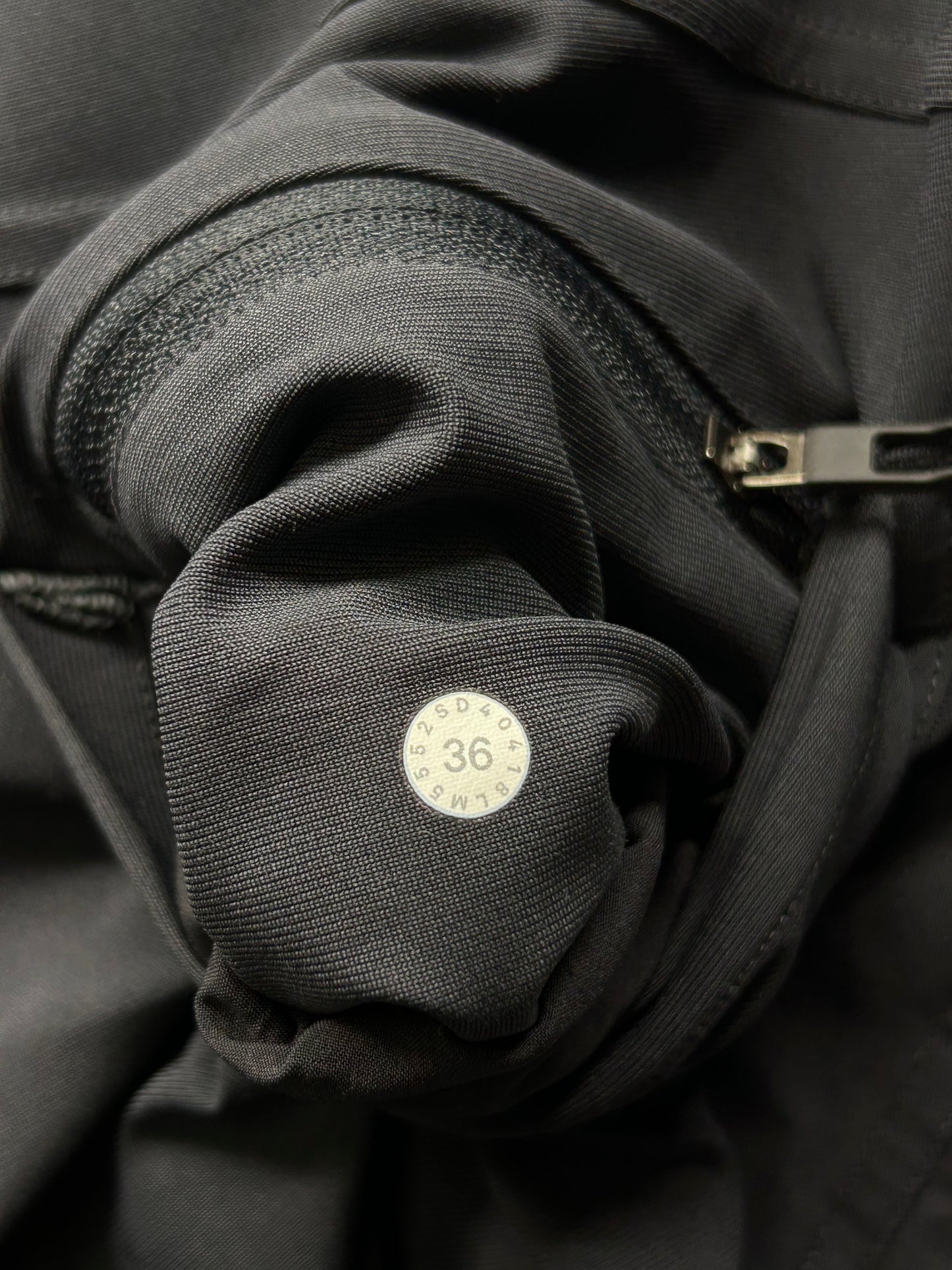 Lululemon ABC Slim Warpstreme Mens Size 36x28.5 Obsidian
