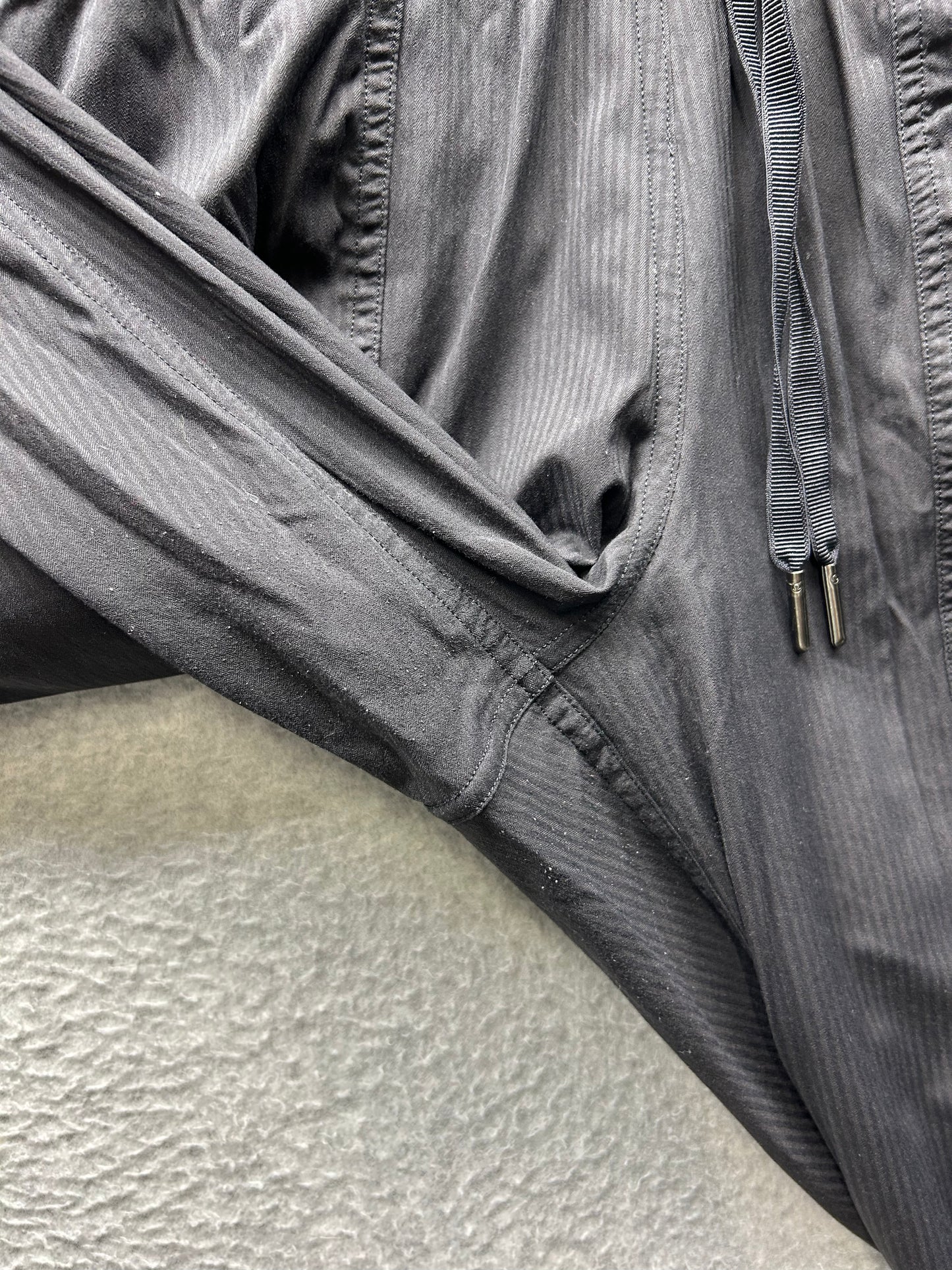 Lululemon Dance Studio Jogger 29" Size 8 Black