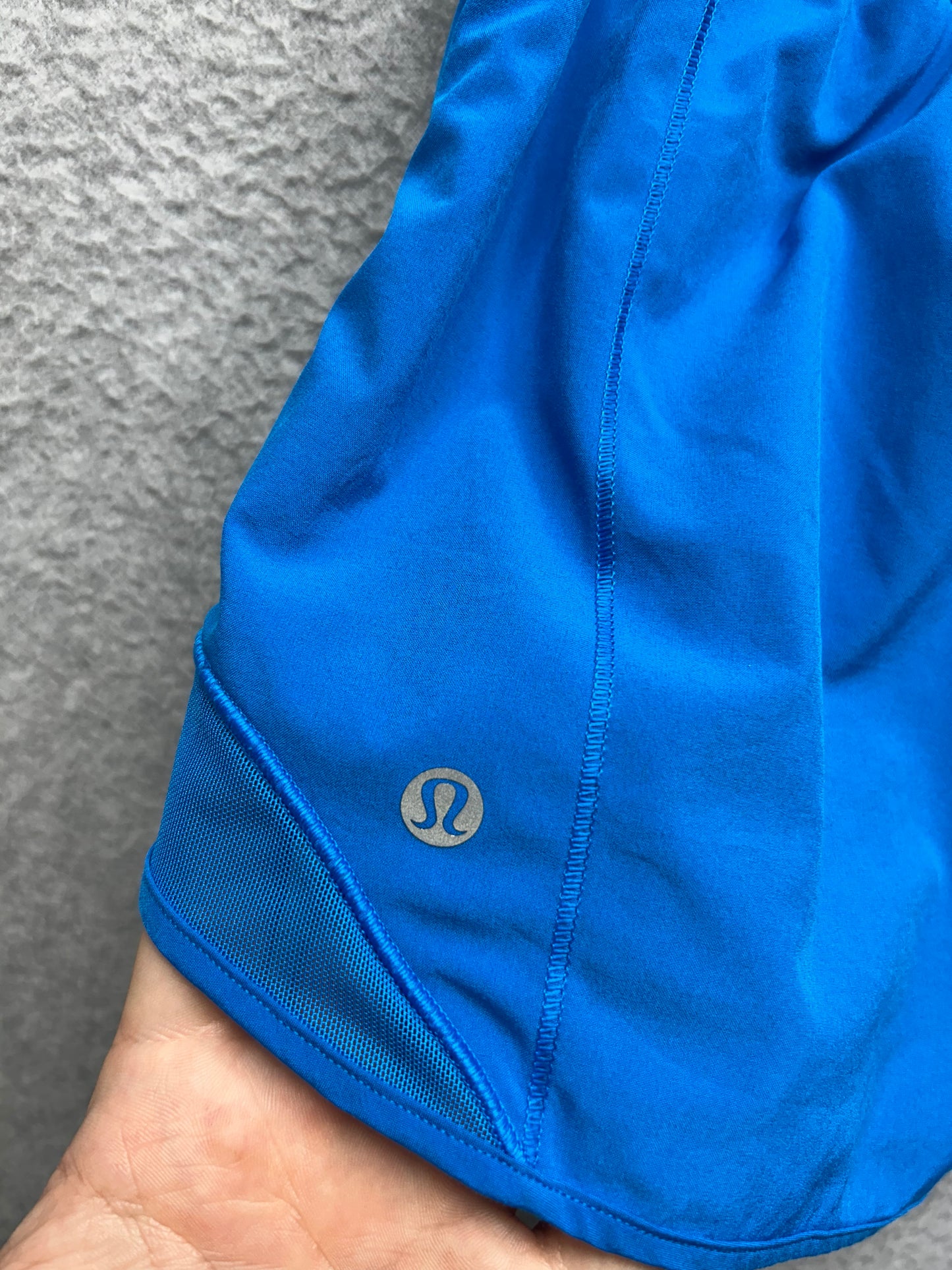 Lululemon Hotty Hot Low-Rise Lined Short 4" Size 8 Poolside