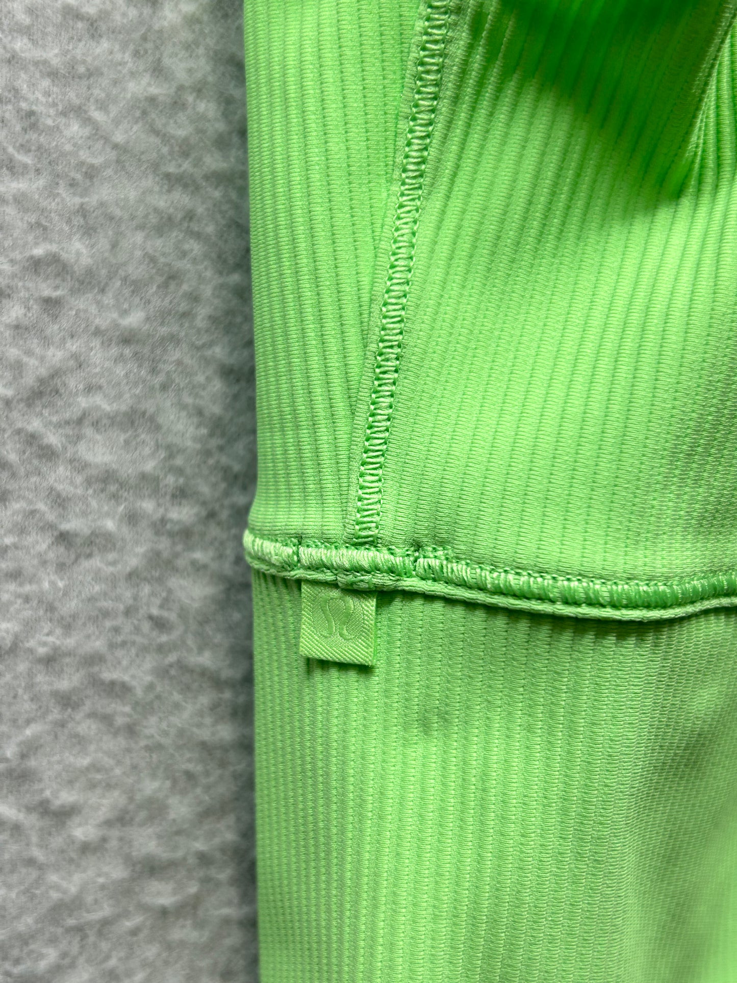 Lululemon Power Pivot Ribbed Tank Top Scream Size 4 Green Light