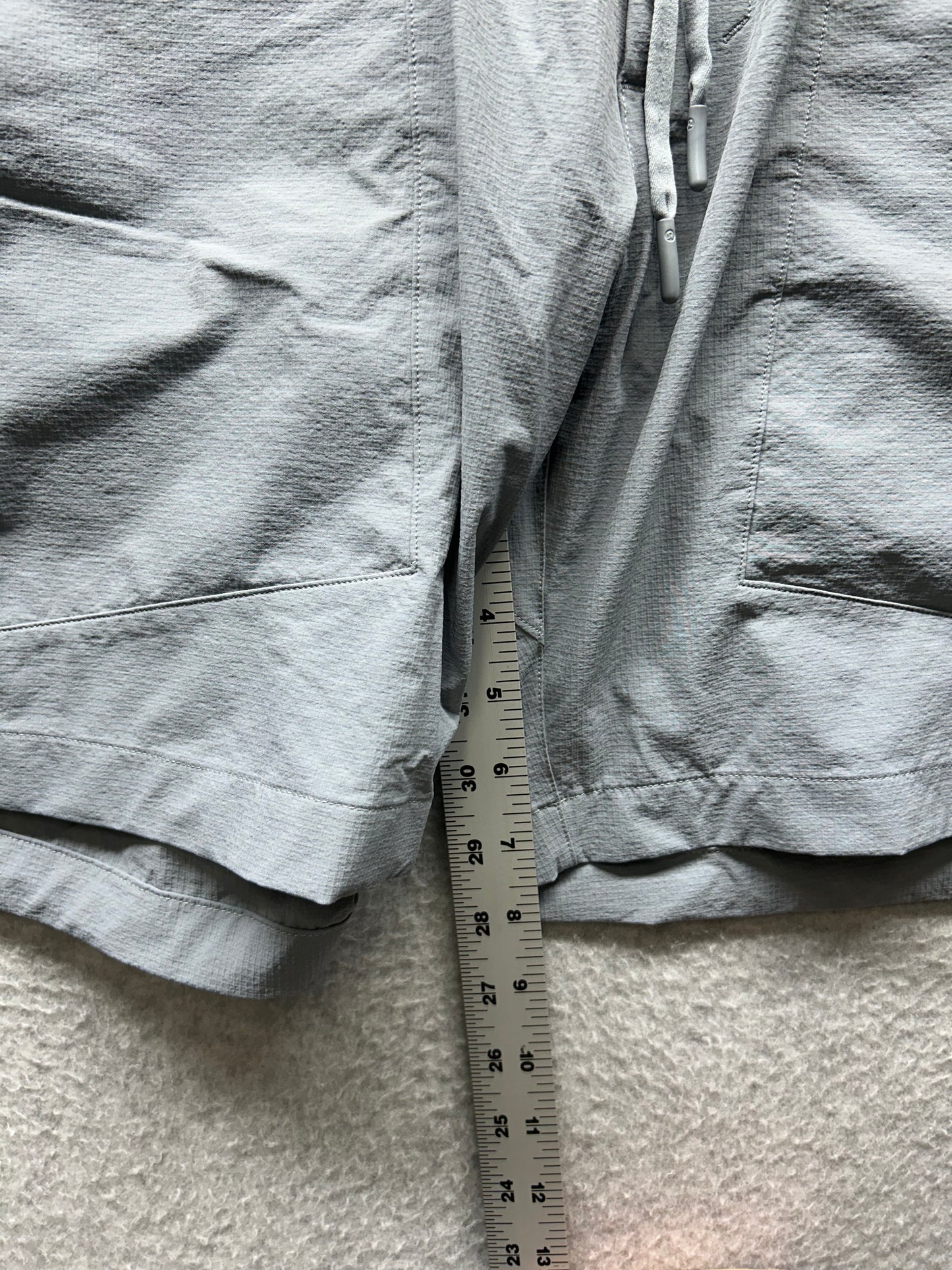 Lululemon Bowline Short 8" Ripstop Mens Size Large Gull Grey