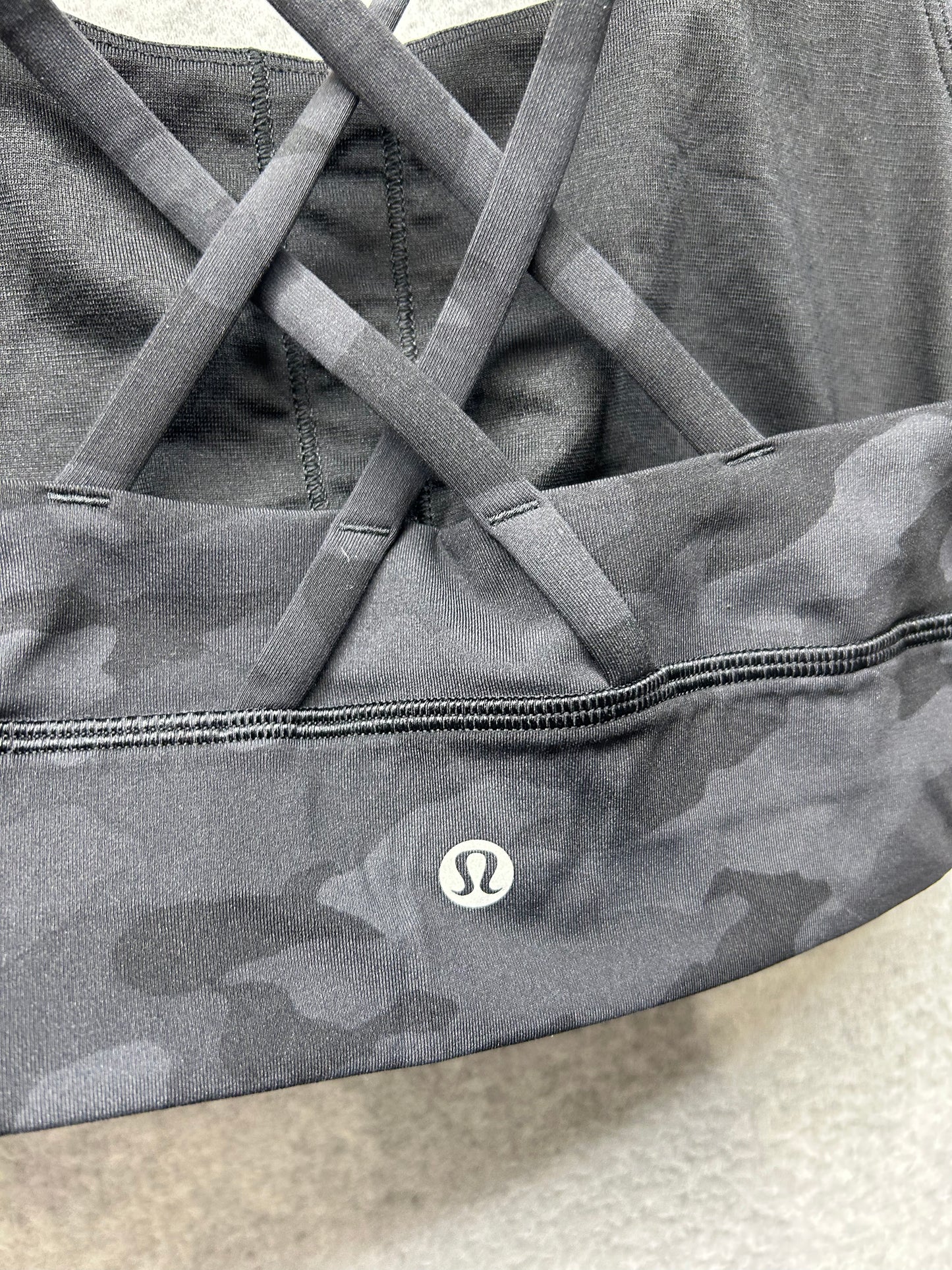 Lululemon Energy Bra Long Line Size 4 Heritage 365 Camo Deep Coal Multi