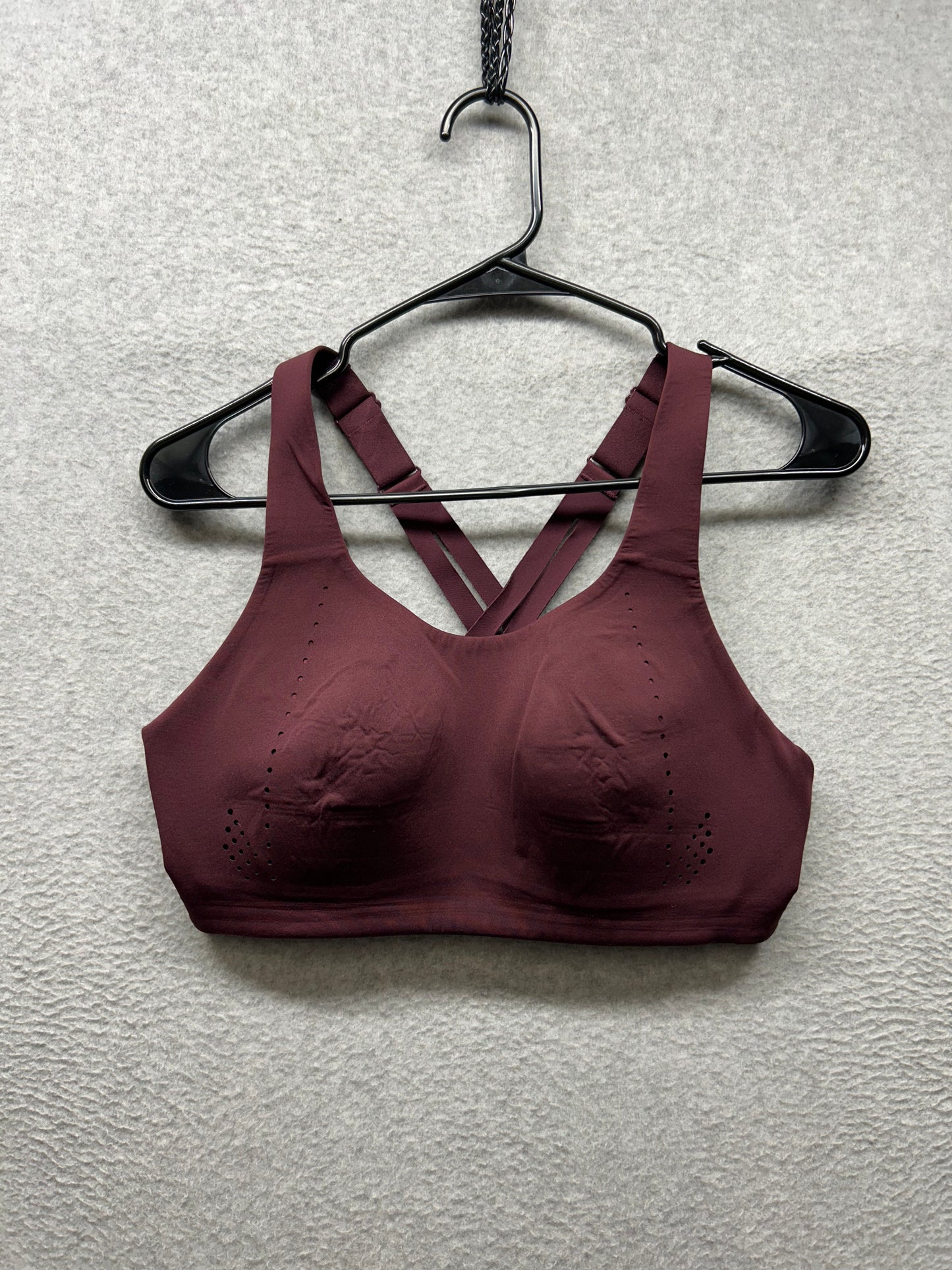 Lululemon AirSupport Bra High Support Size 36C Cassis / Red Merlot