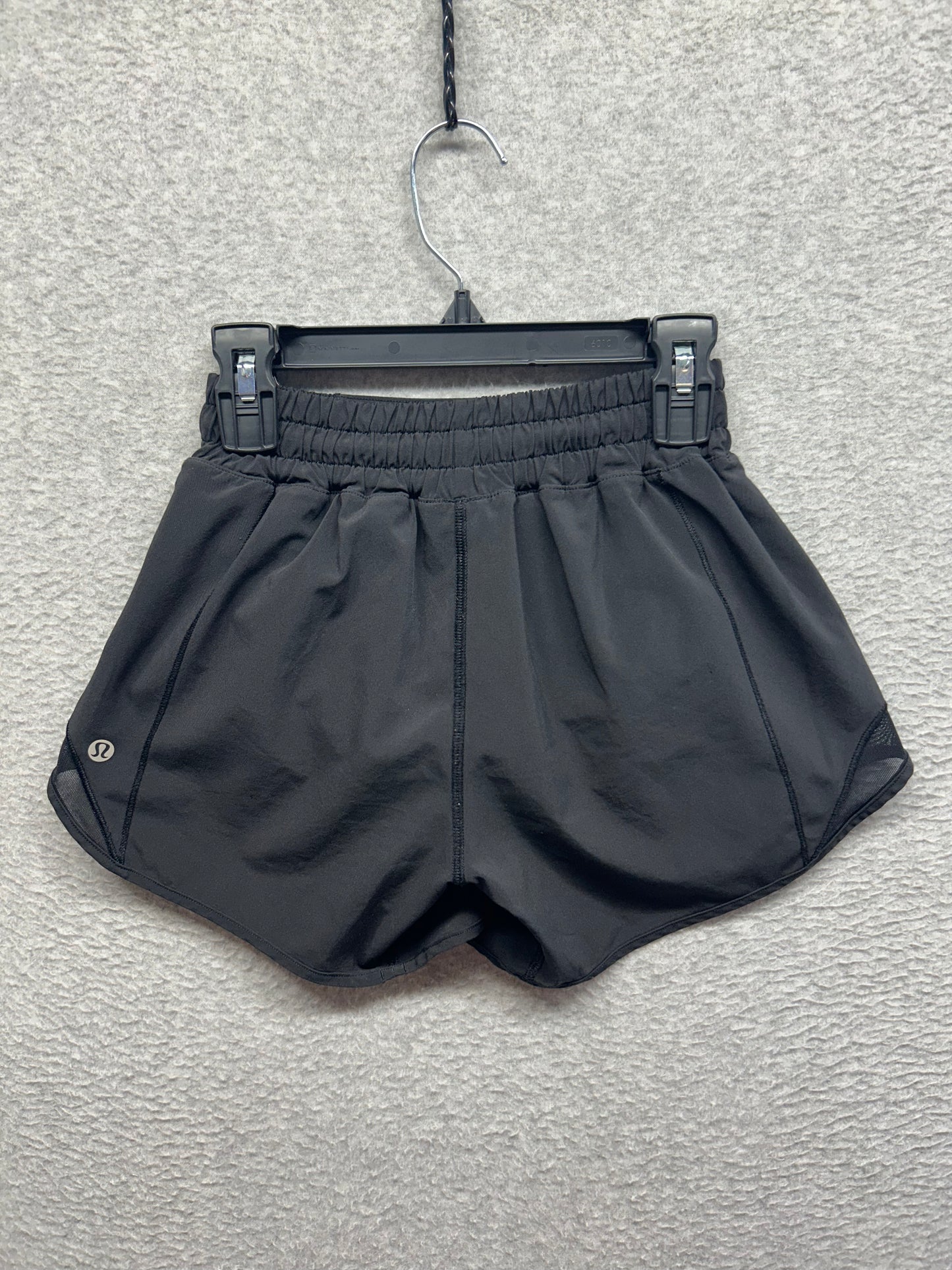 Lululemon Hotty Hot Short II Long 4" Size 0 Black